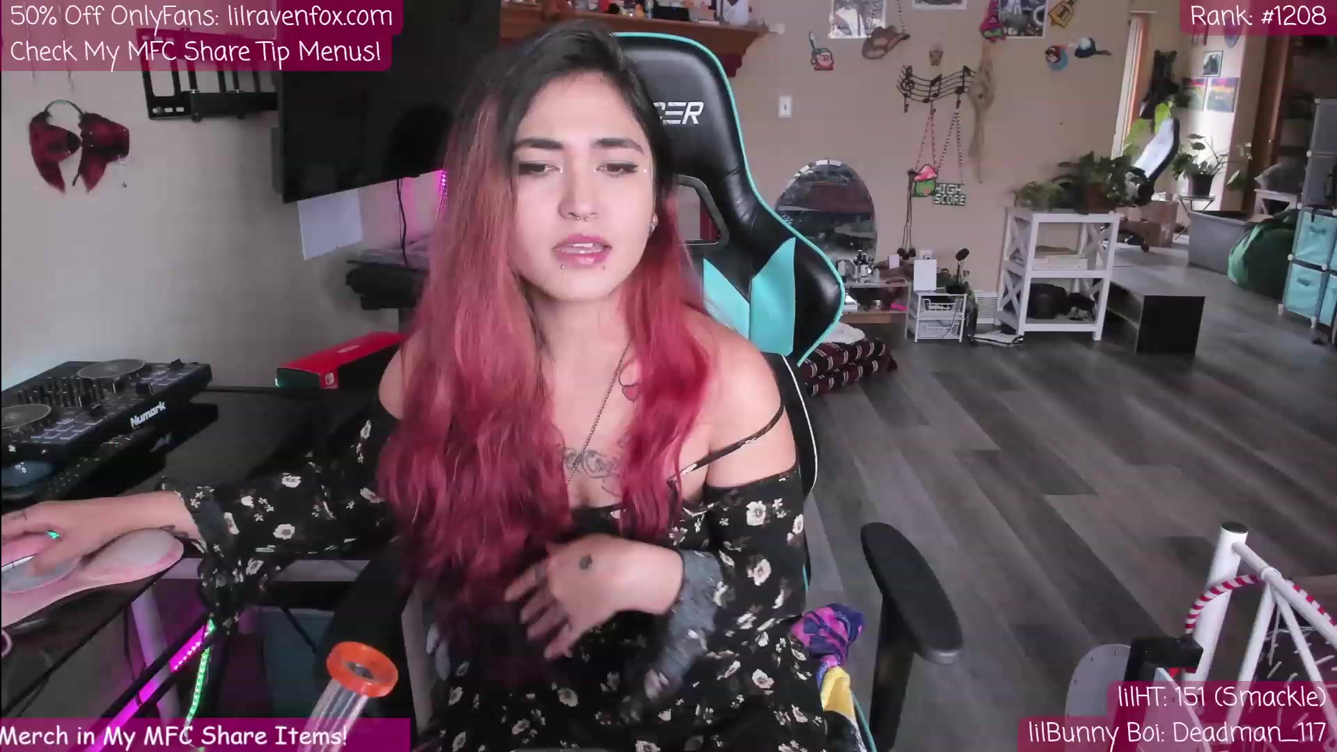 Gallery image thumbnail from lilRavenFox's myfreecams stream on, 05/14/2023, 21:04 image 9 of 20
