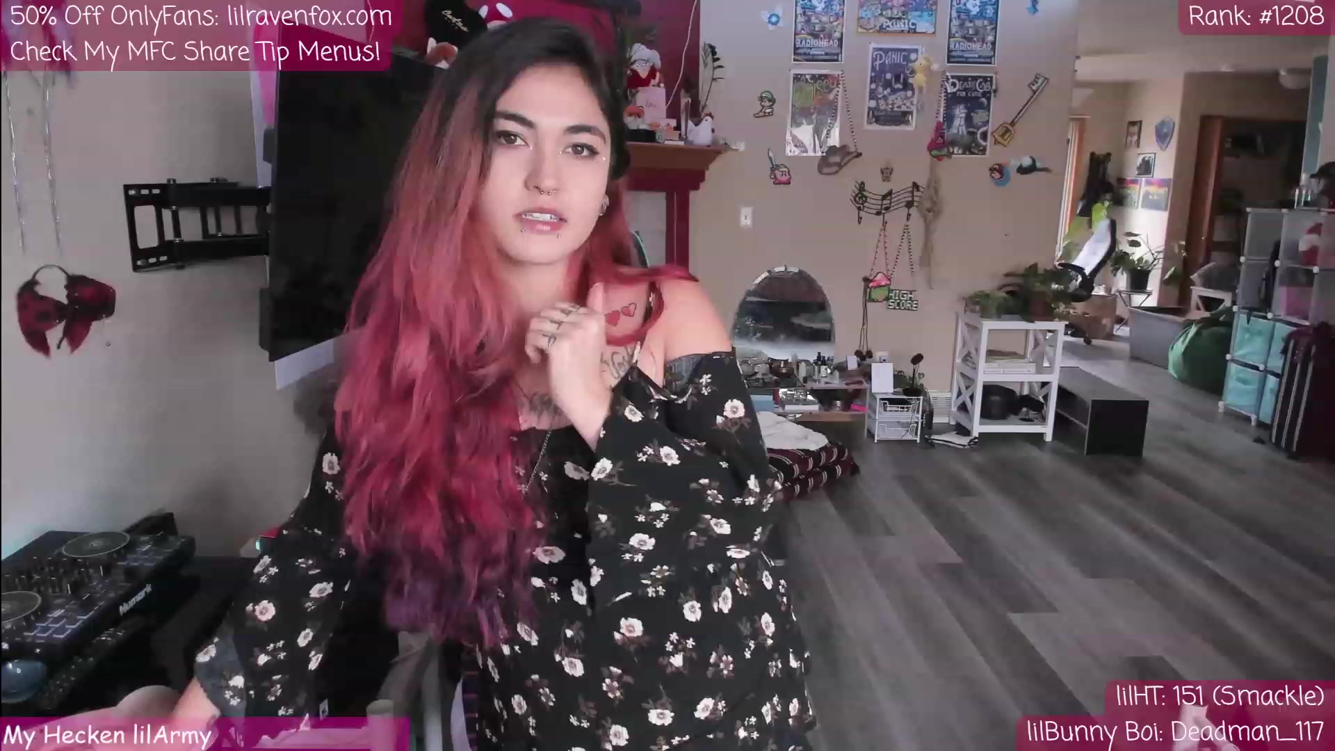 Gallery image thumbnail from lilRavenFox's myfreecams stream on, 05/14/2023, 21:04 image 11 of 20