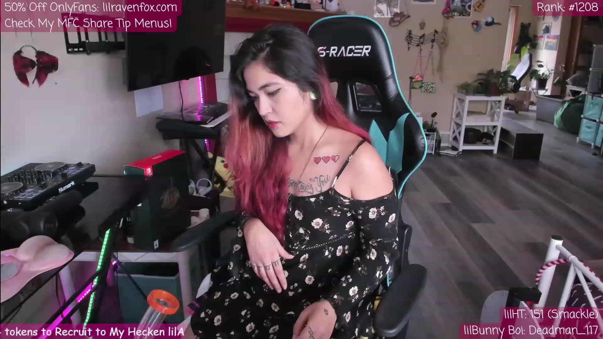 Gallery image thumbnail from lilRavenFox's myfreecams stream on, 05/14/2023, 21:04 image 7 of 20