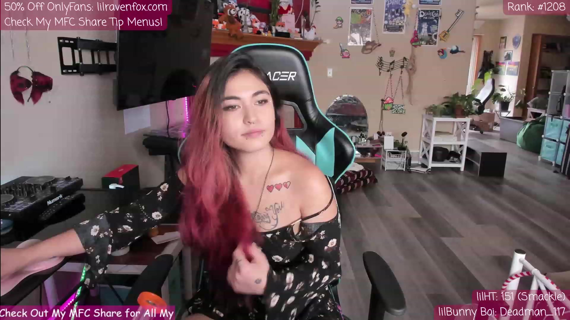 Gallery image thumbnail from lilRavenFox's myfreecams stream on, 05/14/2023, 21:04 image 3 of 20