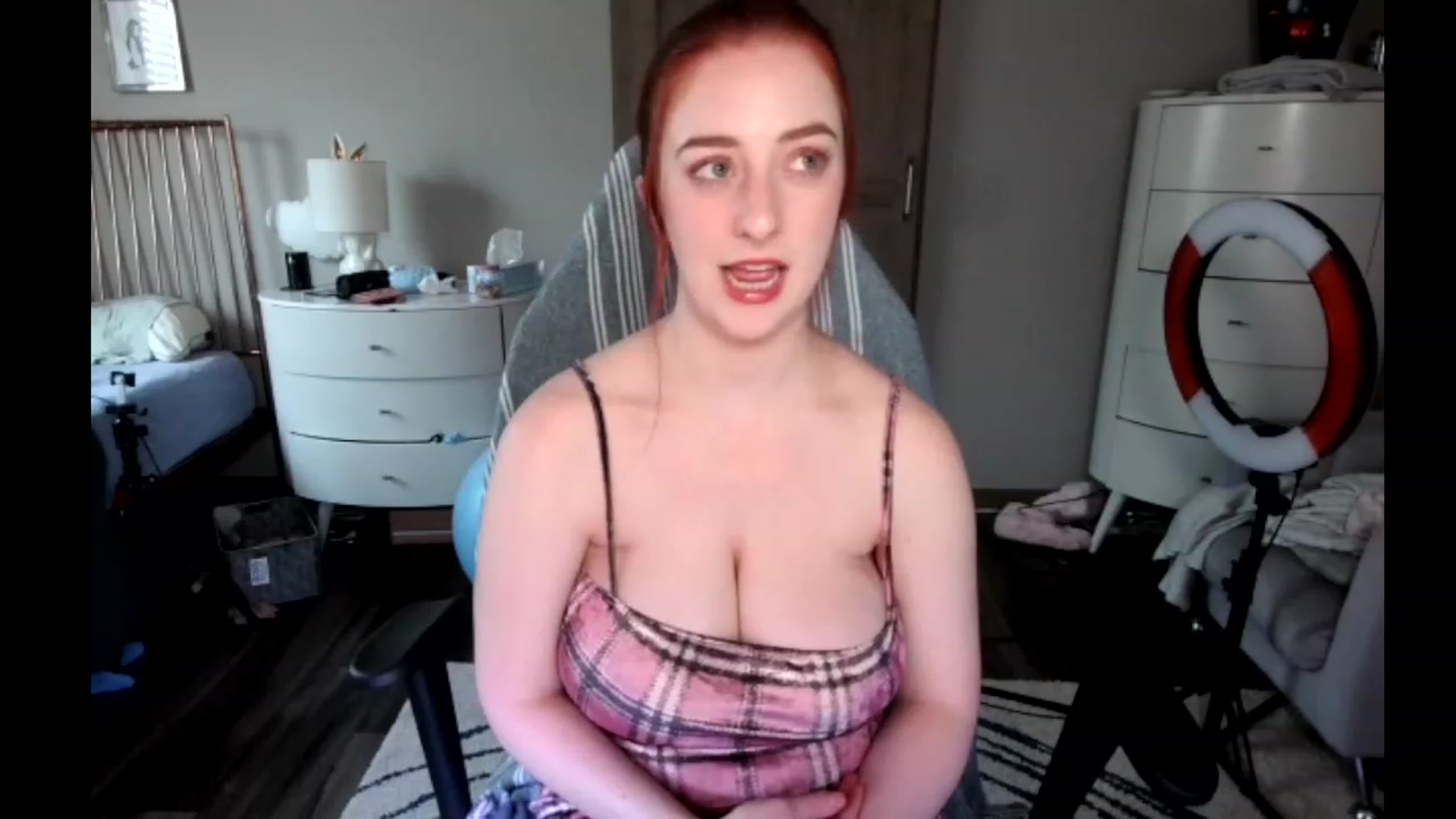 Gallery image thumbnail from lil_purrmaid's myfreecams stream on, 03/25/2023, 23:43 image 3 of 20