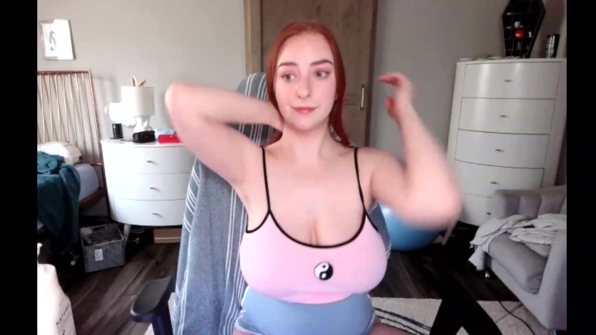 Gallery image thumbnail from lil_purrmaid's myfreecams stream on, 03/27/2023, 19:46 image 17 of 20