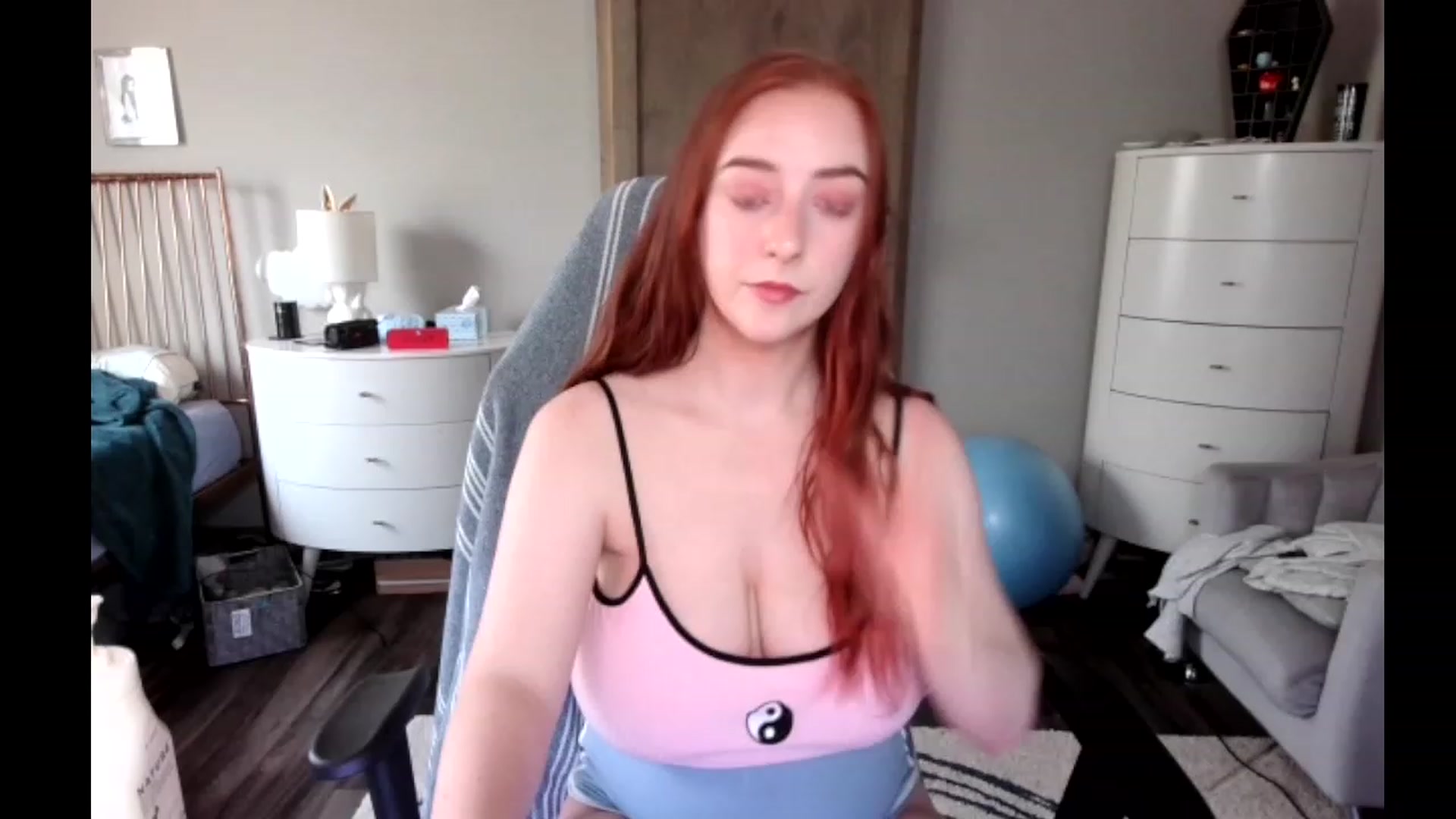 Gallery image thumbnail from lil_purrmaid's myfreecams stream on, 03/27/2023, 19:46 image 5 of 20