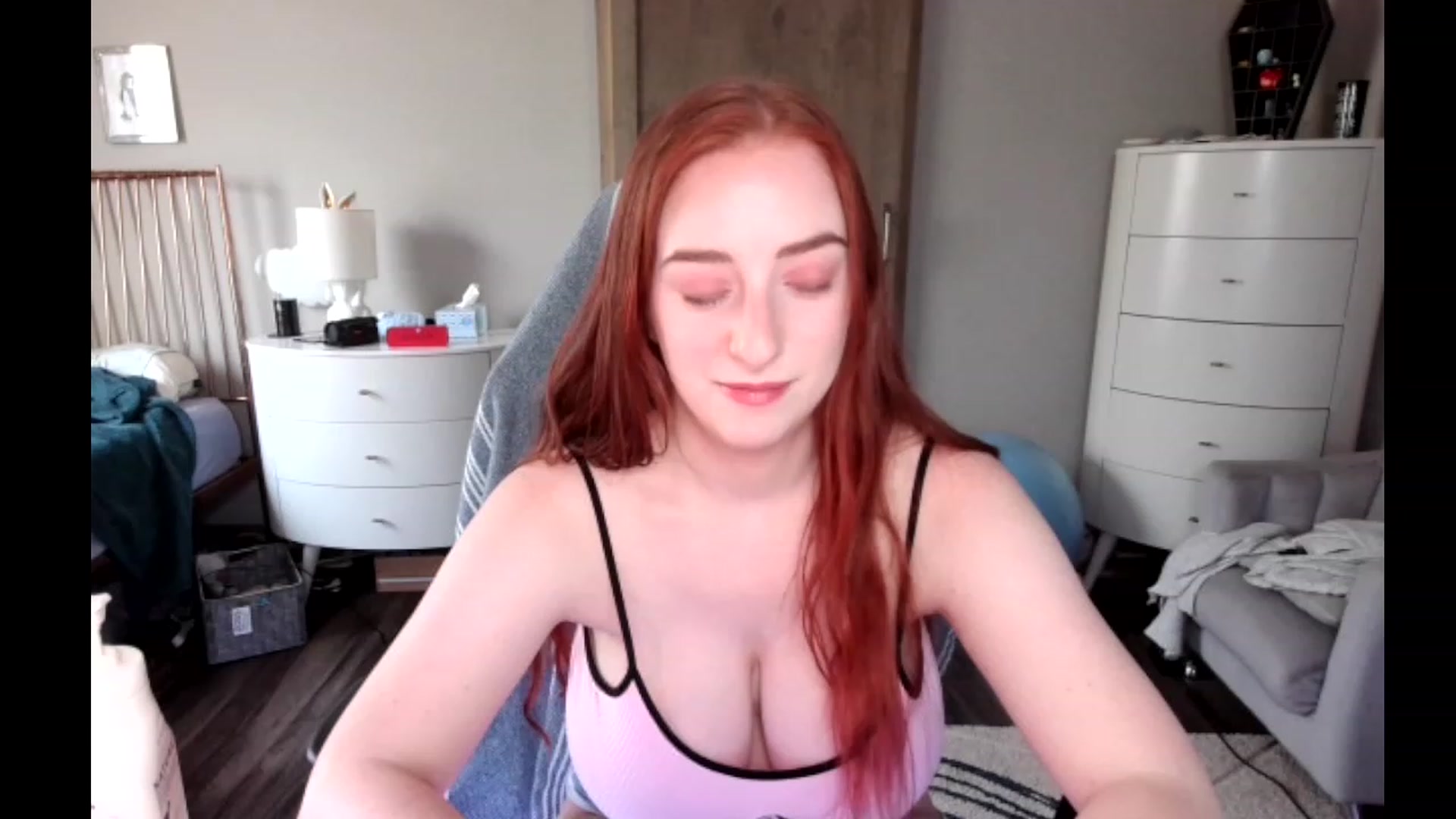 Gallery image thumbnail from lil_purrmaid's myfreecams stream on, 03/27/2023, 19:46 image 3 of 20