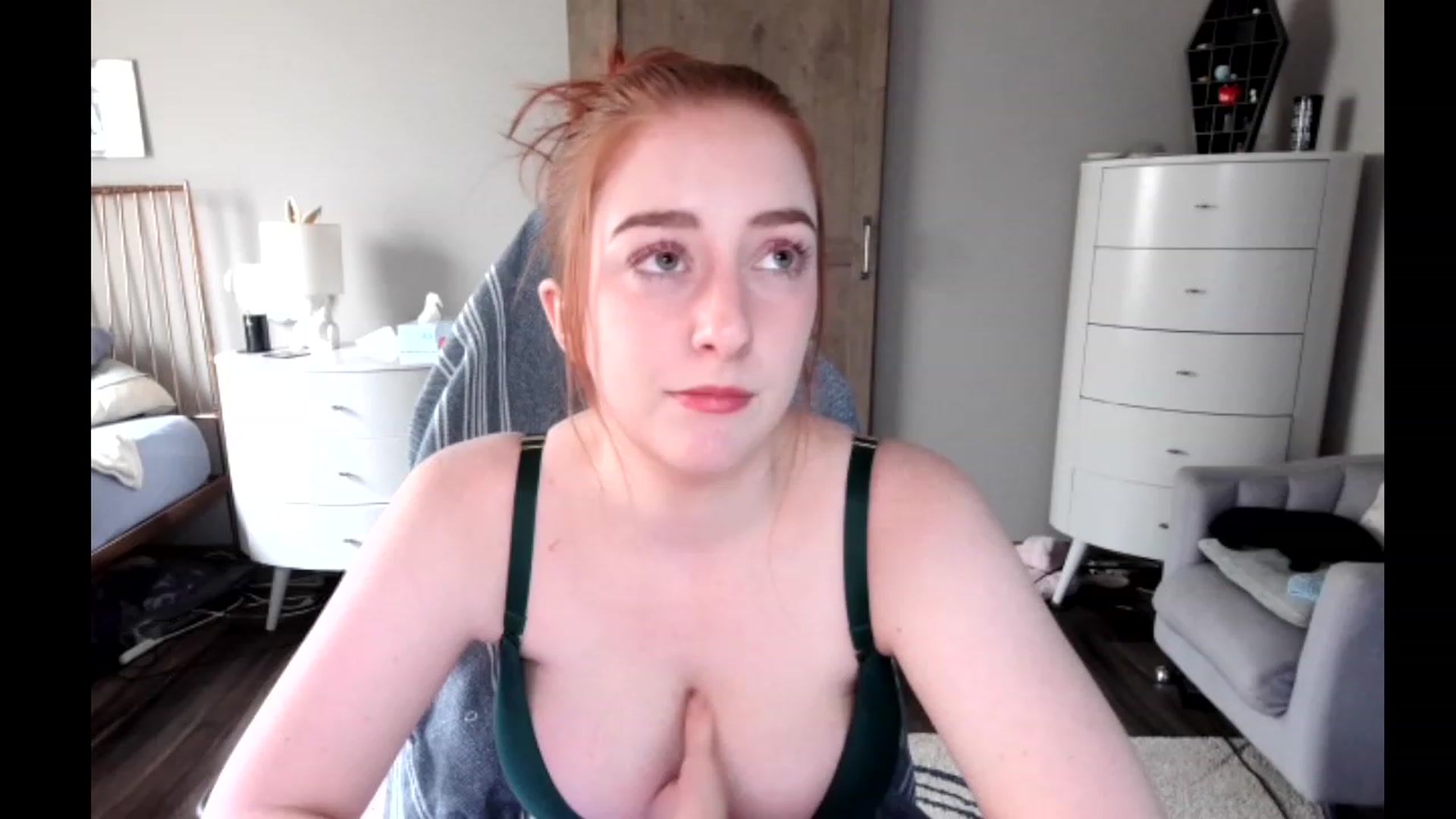 Gallery image thumbnail from lil_purrmaid's myfreecams stream on, 04/08/2023, 19:54 image 7 of 20