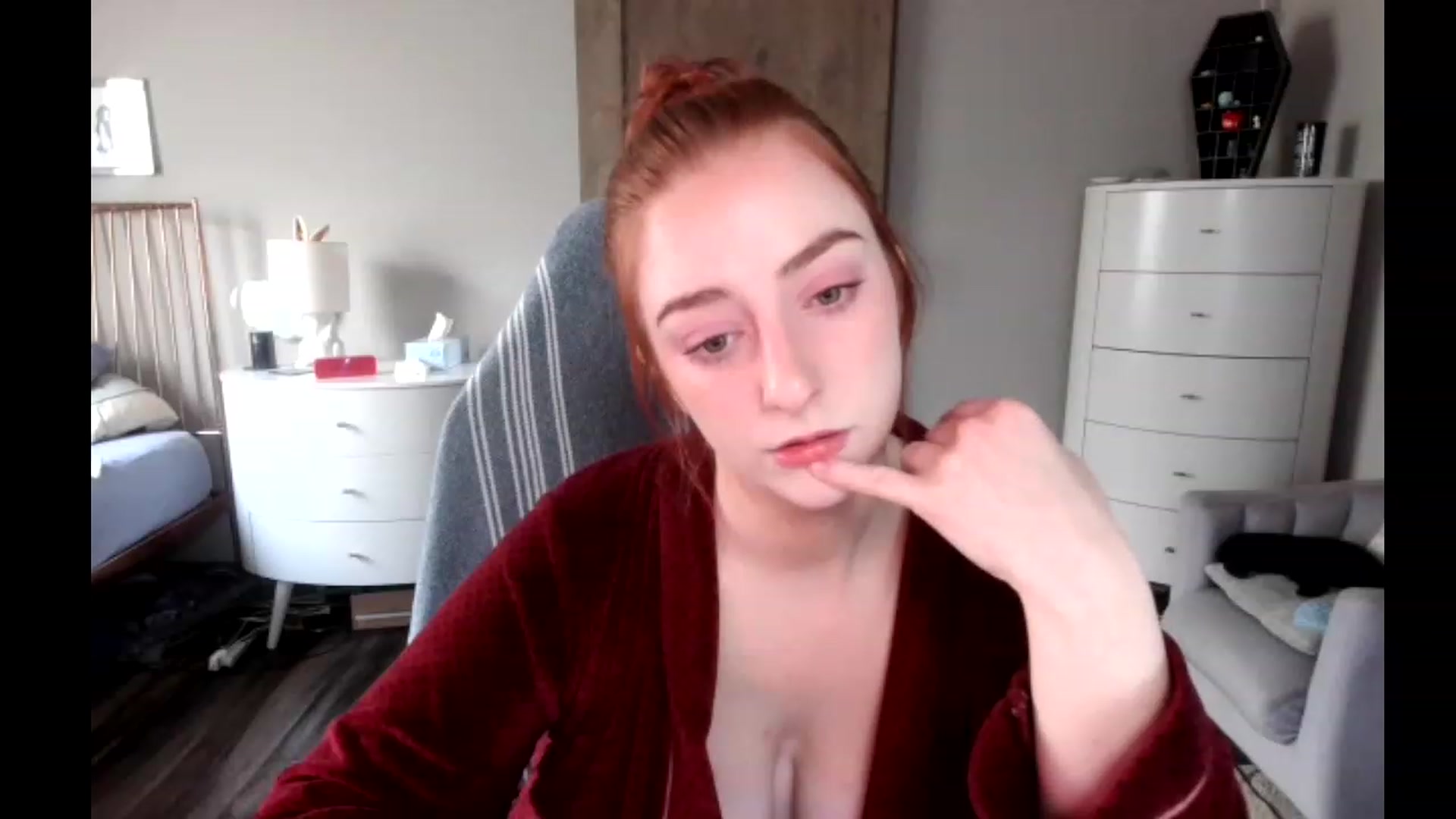Gallery image thumbnail from lil_purrmaid's myfreecams stream on, 04/09/2023, 17:00 image 16 of 20