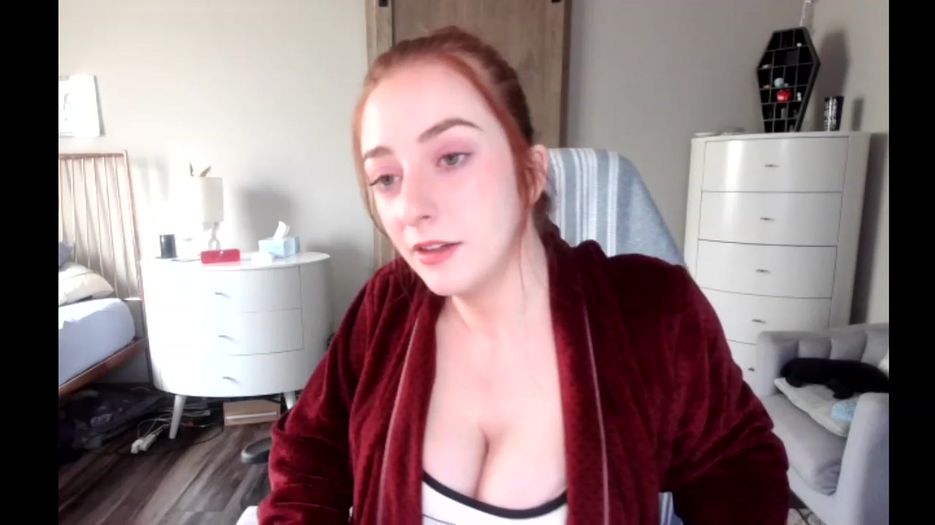 Gallery image thumbnail from lil_purrmaid's myfreecams stream on, 04/09/2023, 18:38 image 8 of 20