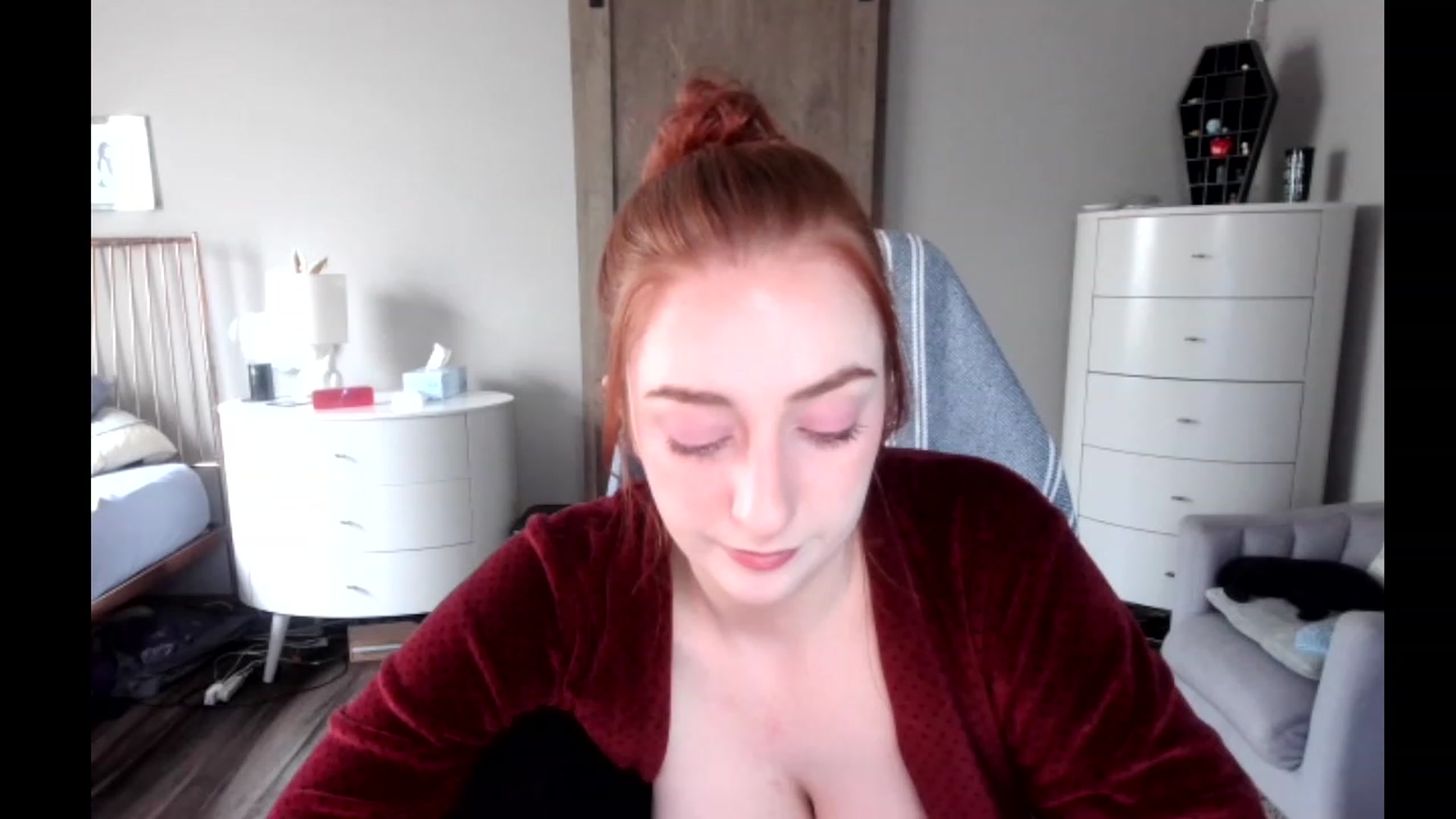 Gallery image thumbnail from lil_purrmaid's myfreecams stream on, 04/09/2023, 18:38 image 6 of 20
