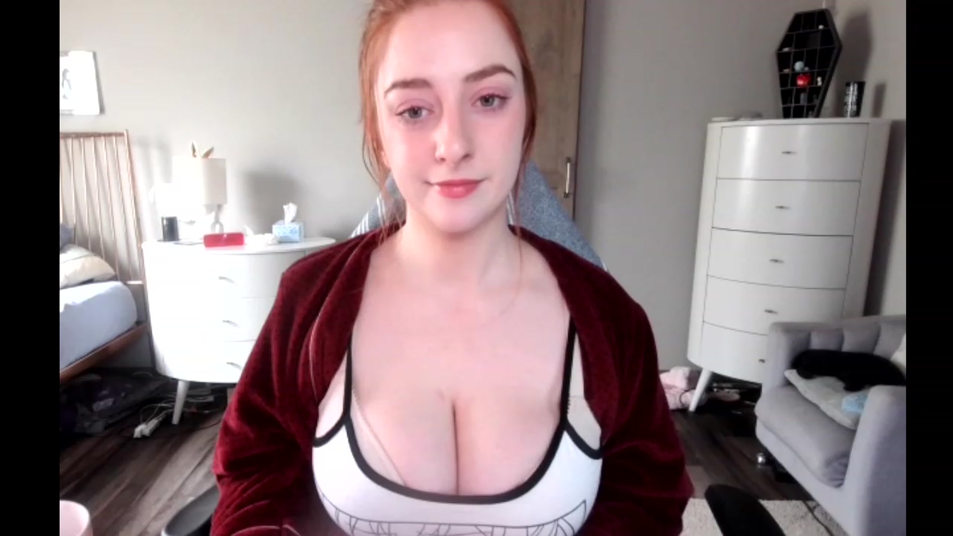 Gallery image thumbnail from lil_purrmaid's myfreecams stream on, 04/09/2023, 21:14 image 8 of 20