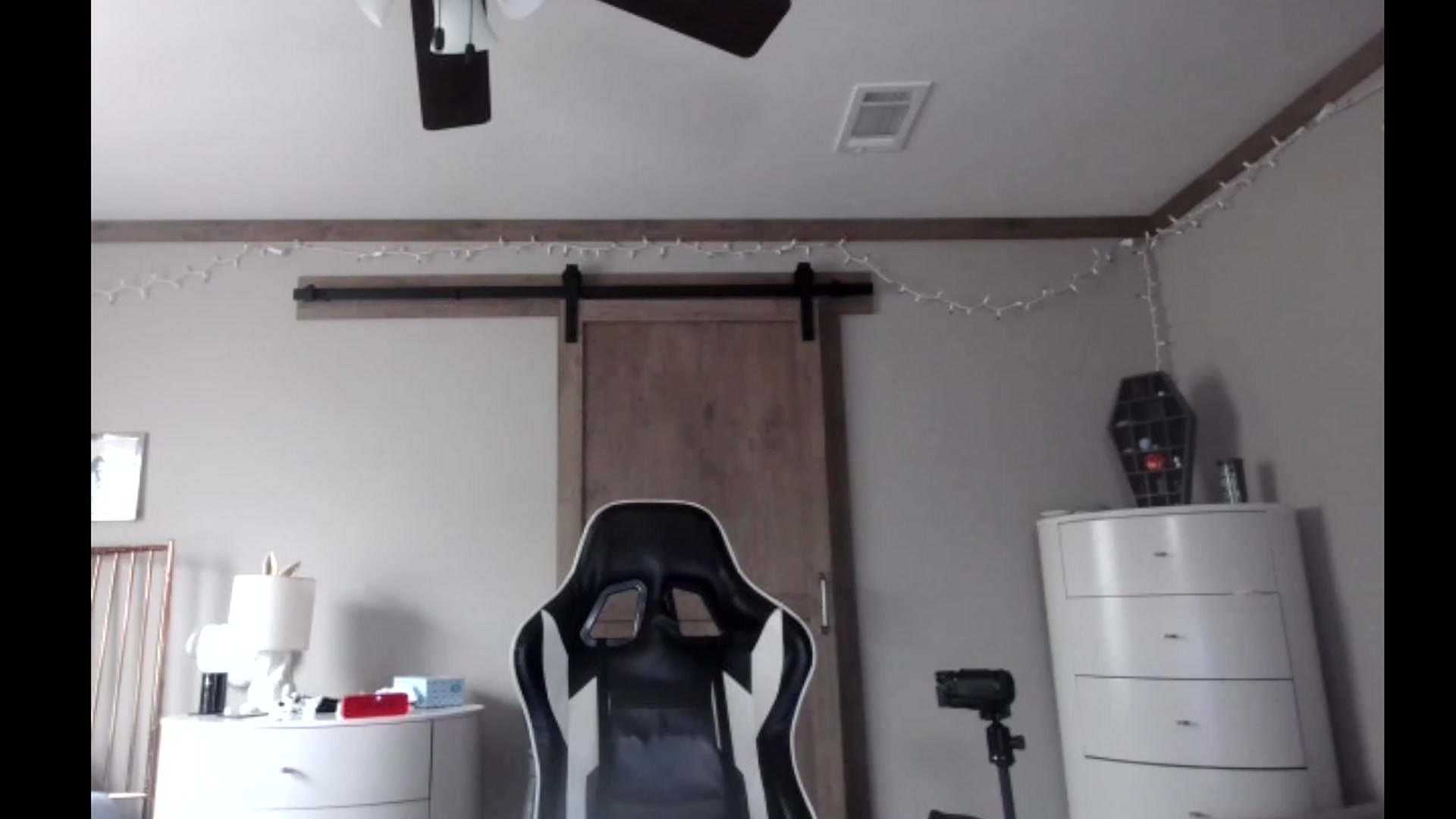Gallery image thumbnail from lil_purrmaid's myfreecams stream on, 04/23/2023, 20:04 image 3 of 20