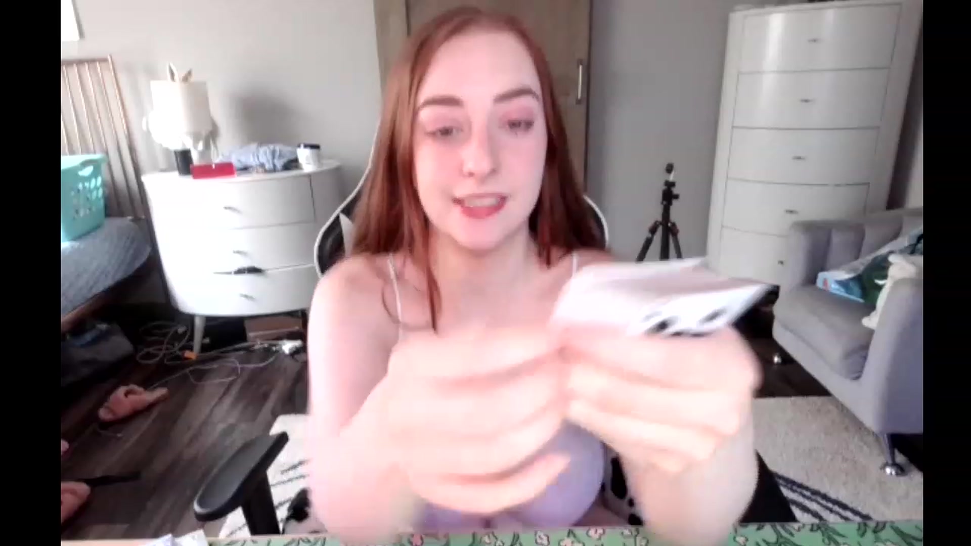 Gallery image thumbnail from lil_purrmaid's myfreecams stream on, 05/20/2023, 21:03 image 8 of 20