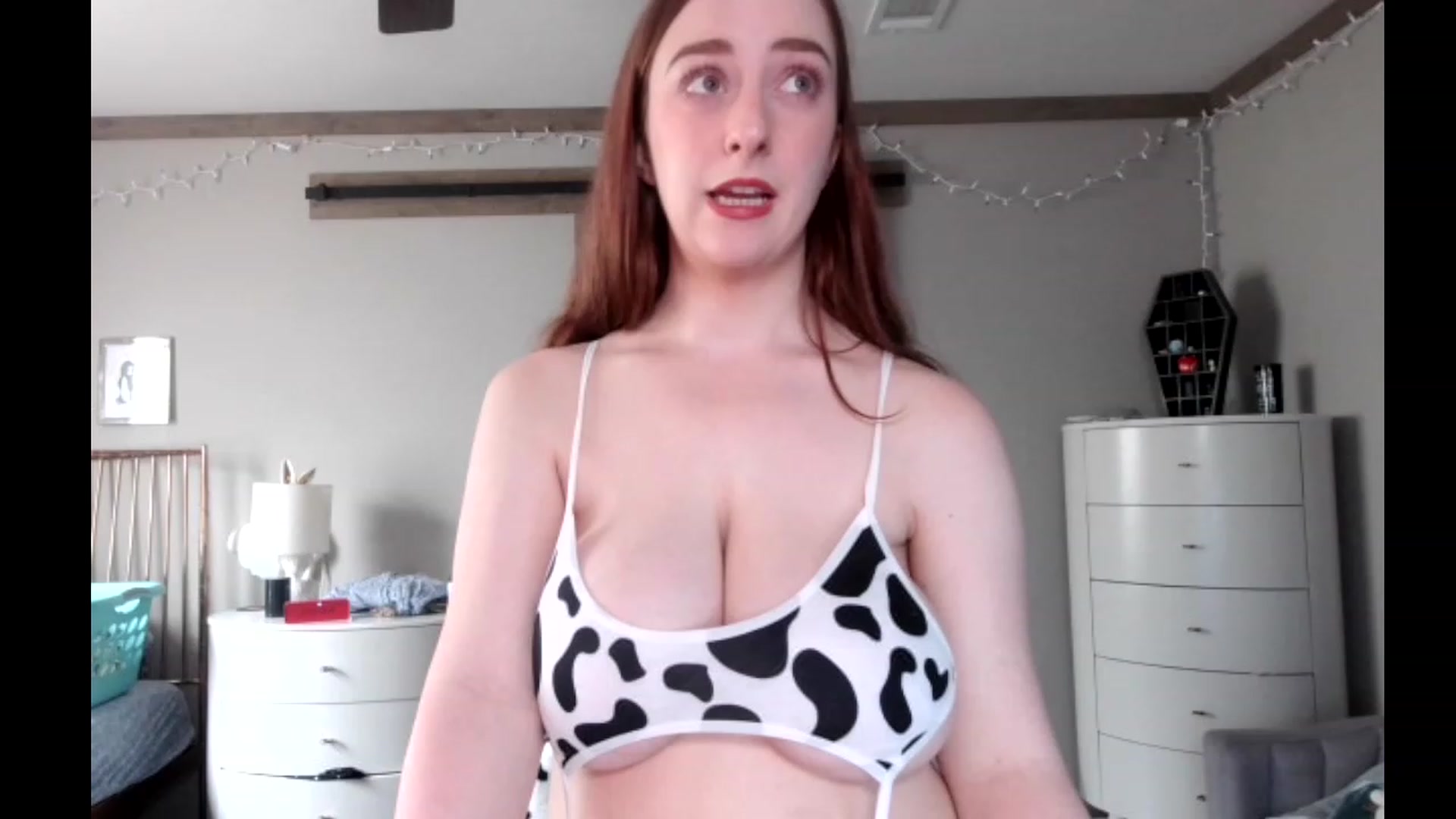 Gallery image thumbnail from lil_purrmaid's myfreecams stream on, 05/20/2023, 21:03 image 17 of 20