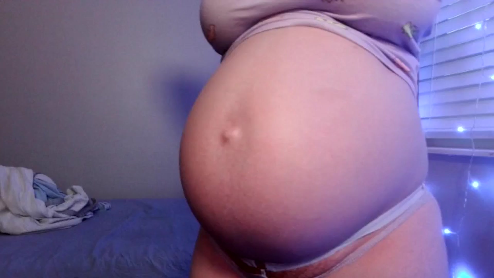 Gallery image thumbnail from lil_purrmaid's myfreecams stream on, 10/11/2024, 01:01 image 3 of 20