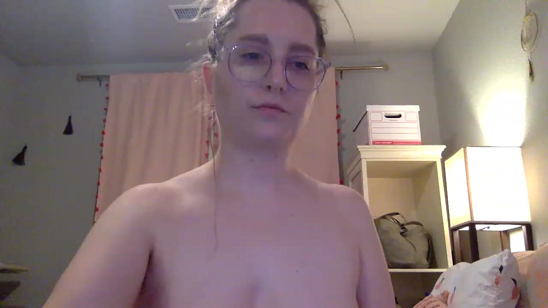 Gallery image thumbnail from lilacdreamsss's myfreecams stream on, 11/19/2022, 03:50 image 3 of 20