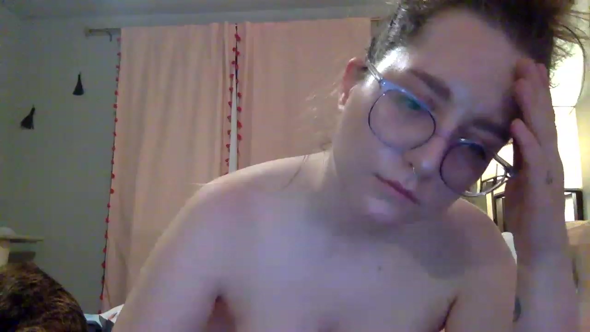 Gallery image thumbnail from lilacdreamsss's myfreecams stream on, 11/19/2022, 03:50 image 9 of 20