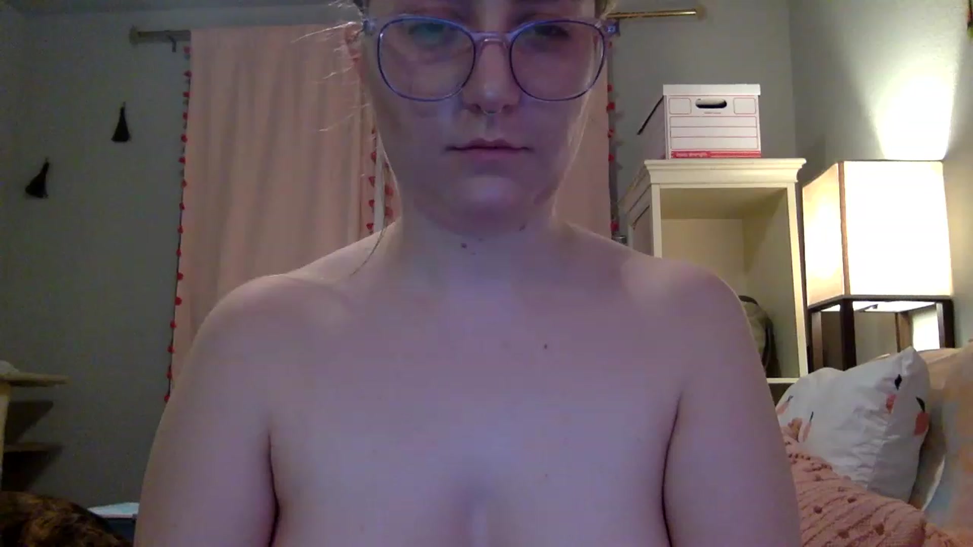 Gallery image thumbnail from lilacdreamsss's myfreecams stream on, 11/19/2022, 03:50 image 16 of 20