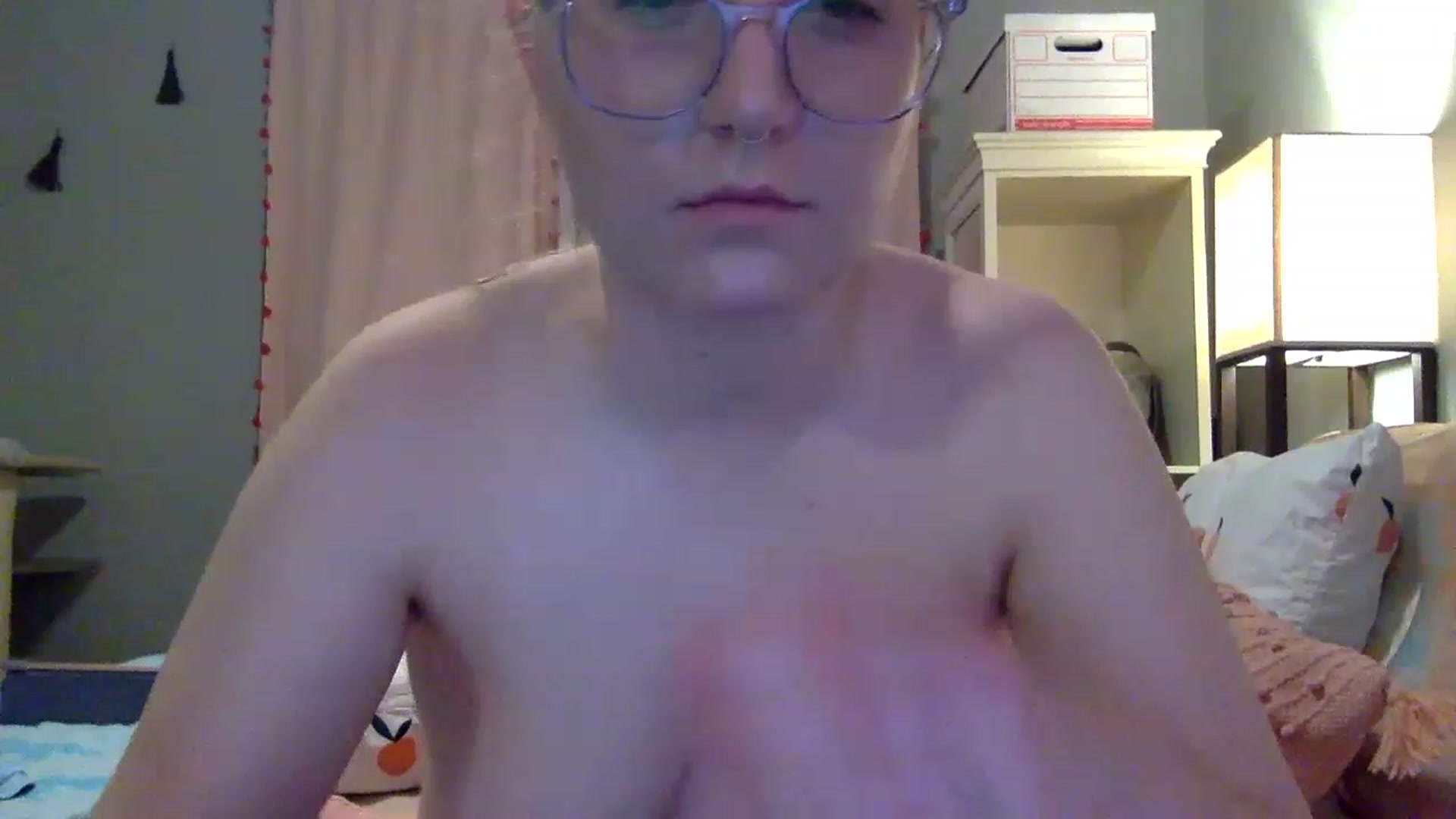 Gallery image thumbnail from lilacdreamsss's myfreecams stream on, 11/19/2022, 03:50 image 5 of 20