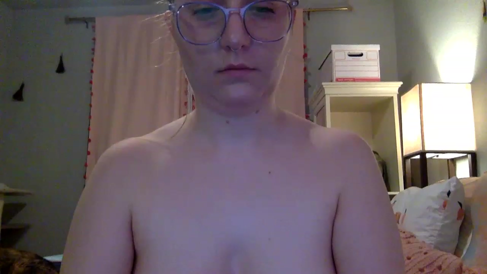 Gallery image thumbnail from lilacdreamsss's myfreecams stream on, 11/19/2022, 03:50 image 15 of 20
