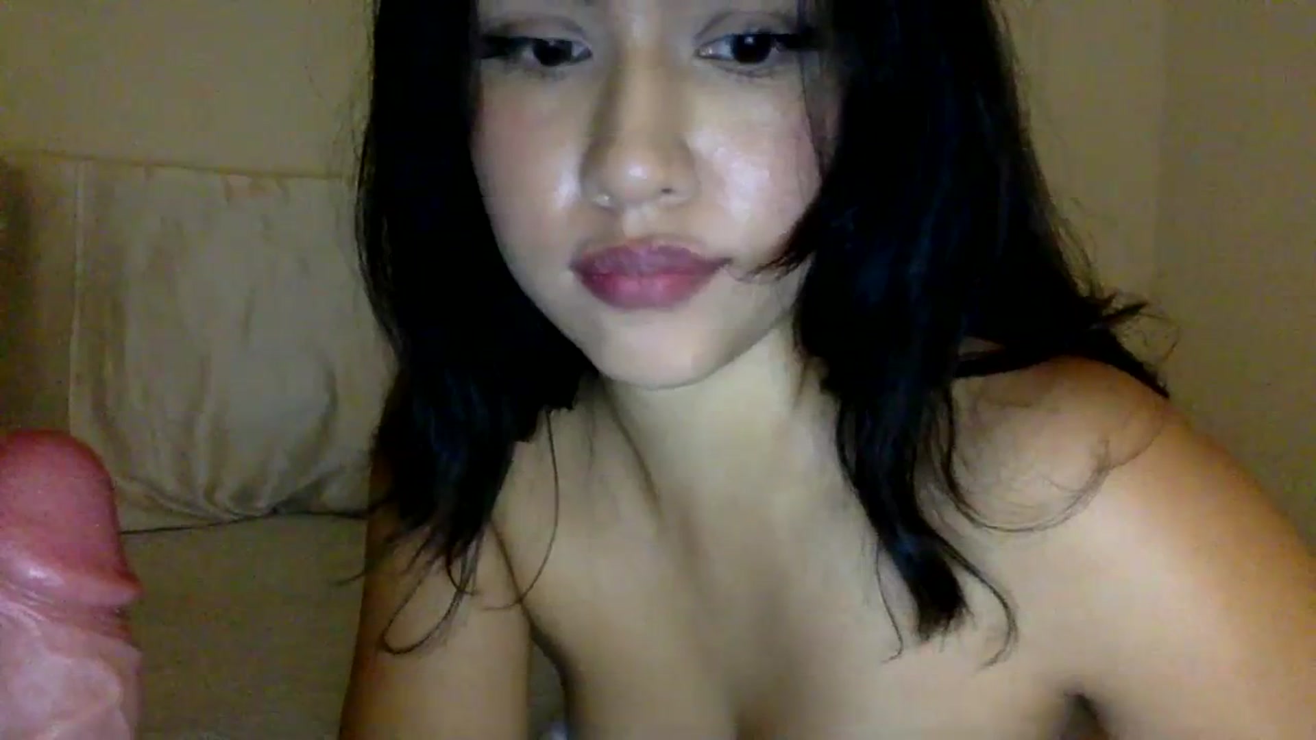 Gallery image thumbnail from lilagomez's myfreecams stream on, 12/24/2023, 13:11 image 12 of 20