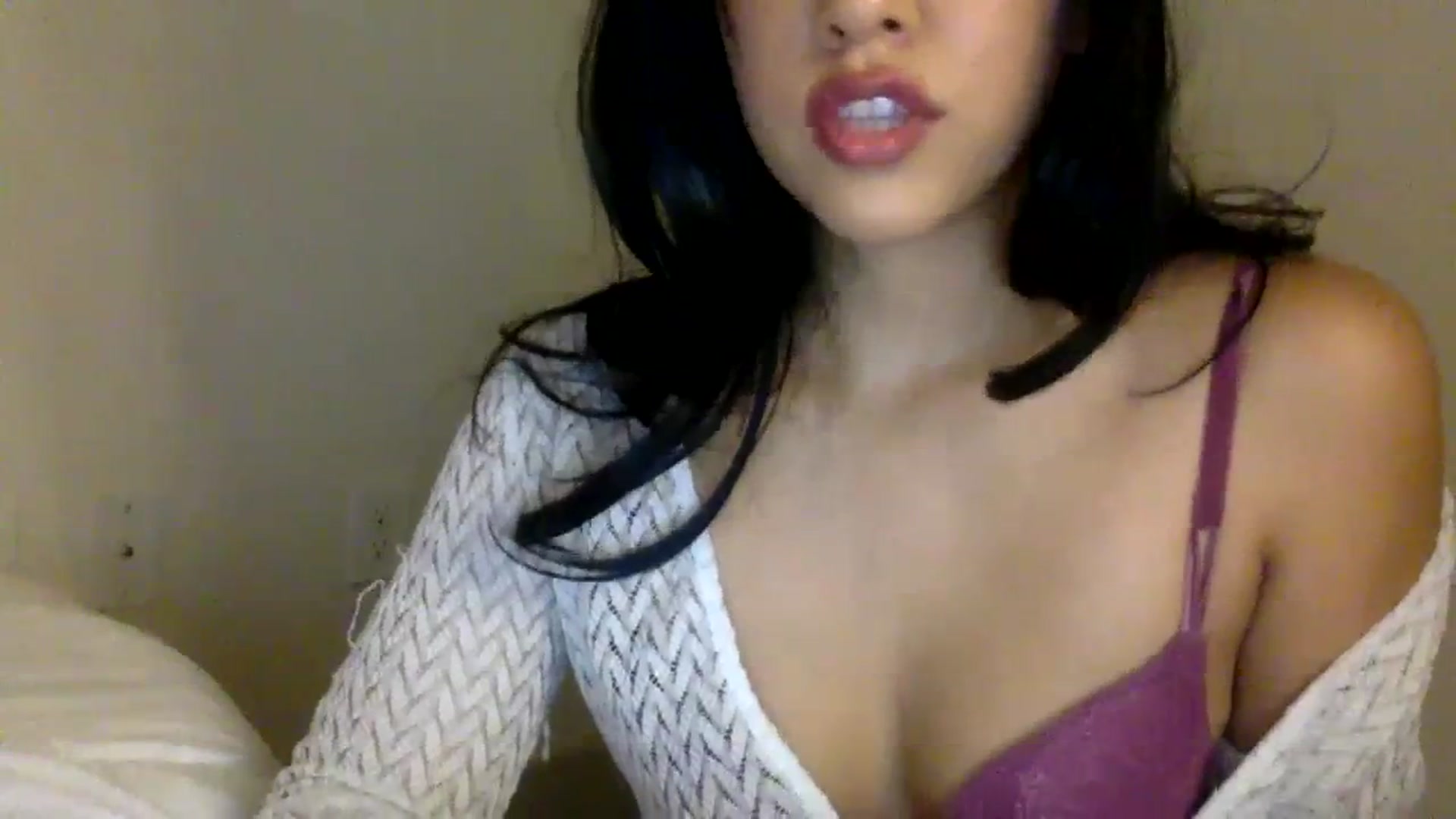 Gallery image thumbnail from lilagomez's myfreecams stream on, 01/21/2024, 08:15 image 10 of 20