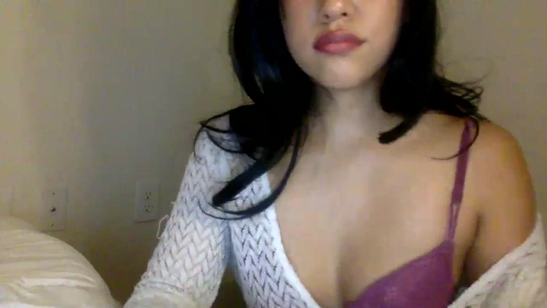 Gallery image thumbnail from lilagomez's myfreecams stream on, 01/21/2024, 08:15 image 9 of 20