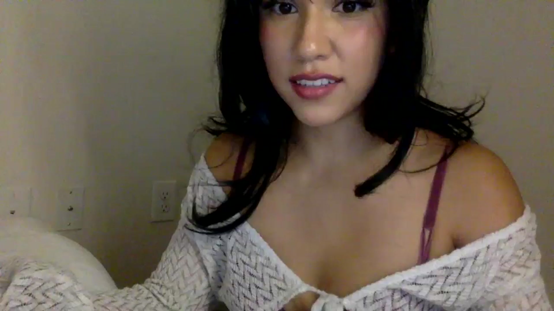 Gallery image thumbnail from lilagomez's myfreecams stream on, 01/21/2024, 08:15 image 2 of 20