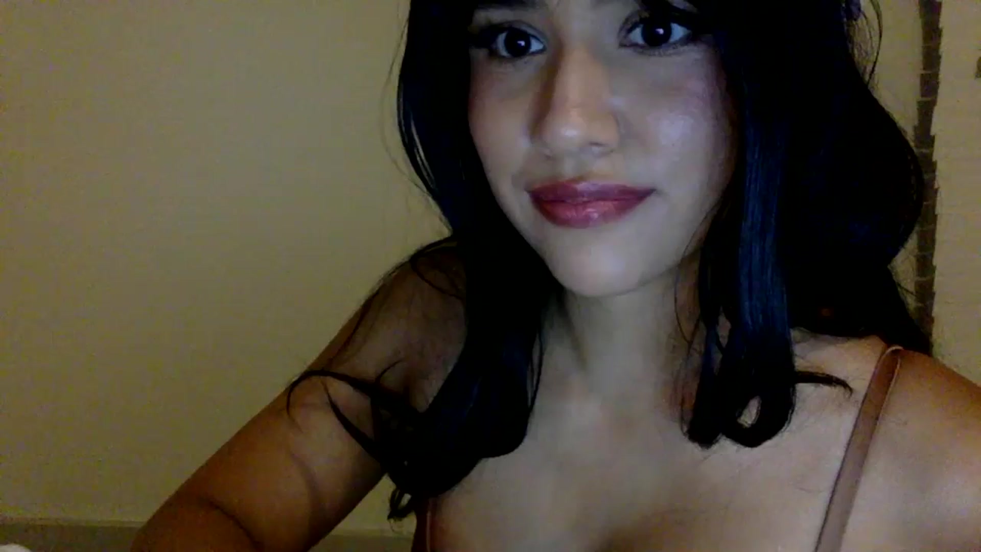 Gallery image thumbnail from lilagomez's myfreecams stream on, 01/23/2024, 12:48 image 15 of 20