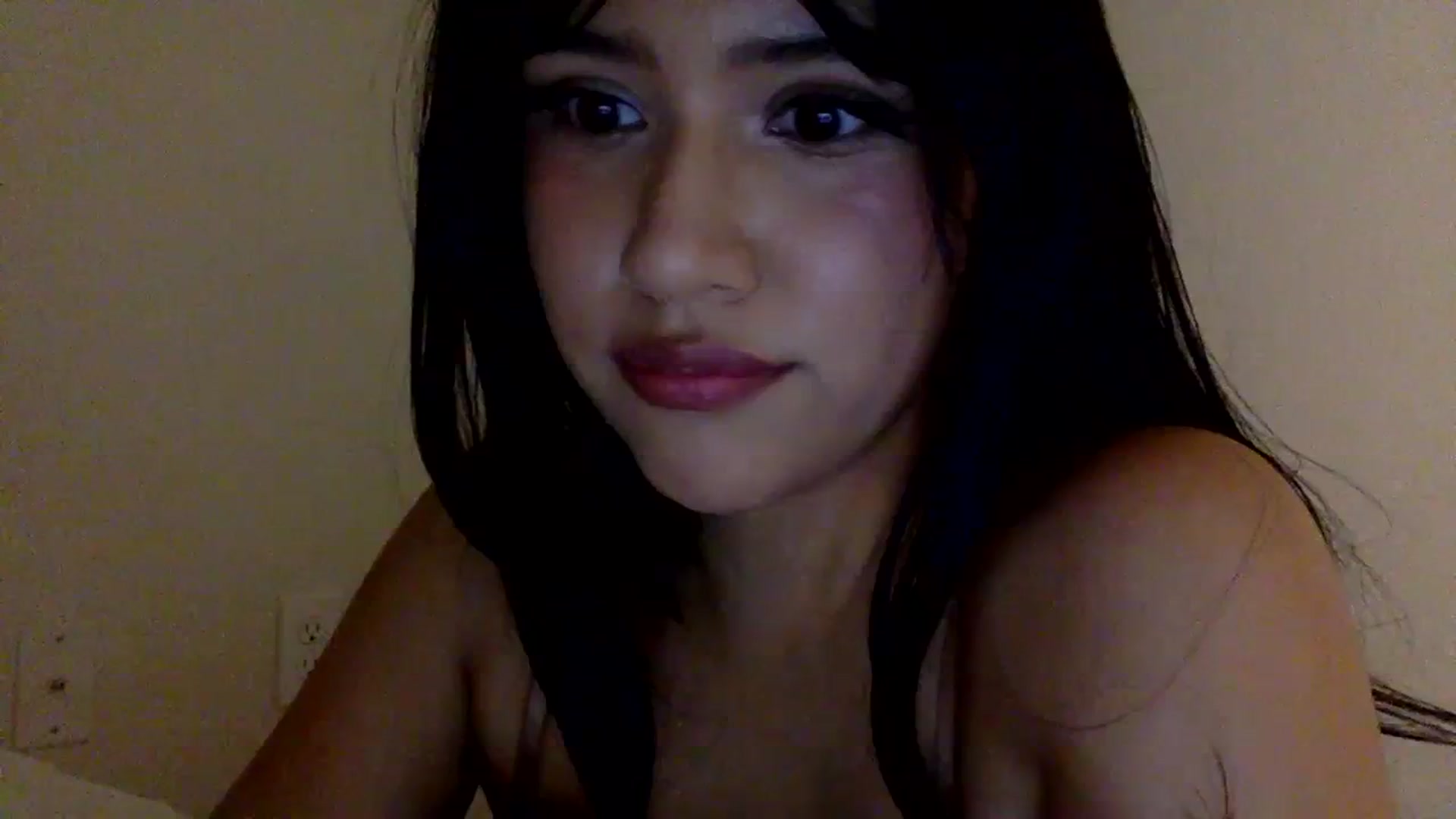 Gallery image thumbnail from lilagomez's myfreecams stream on, 02/03/2024, 08:26 image 17 of 20