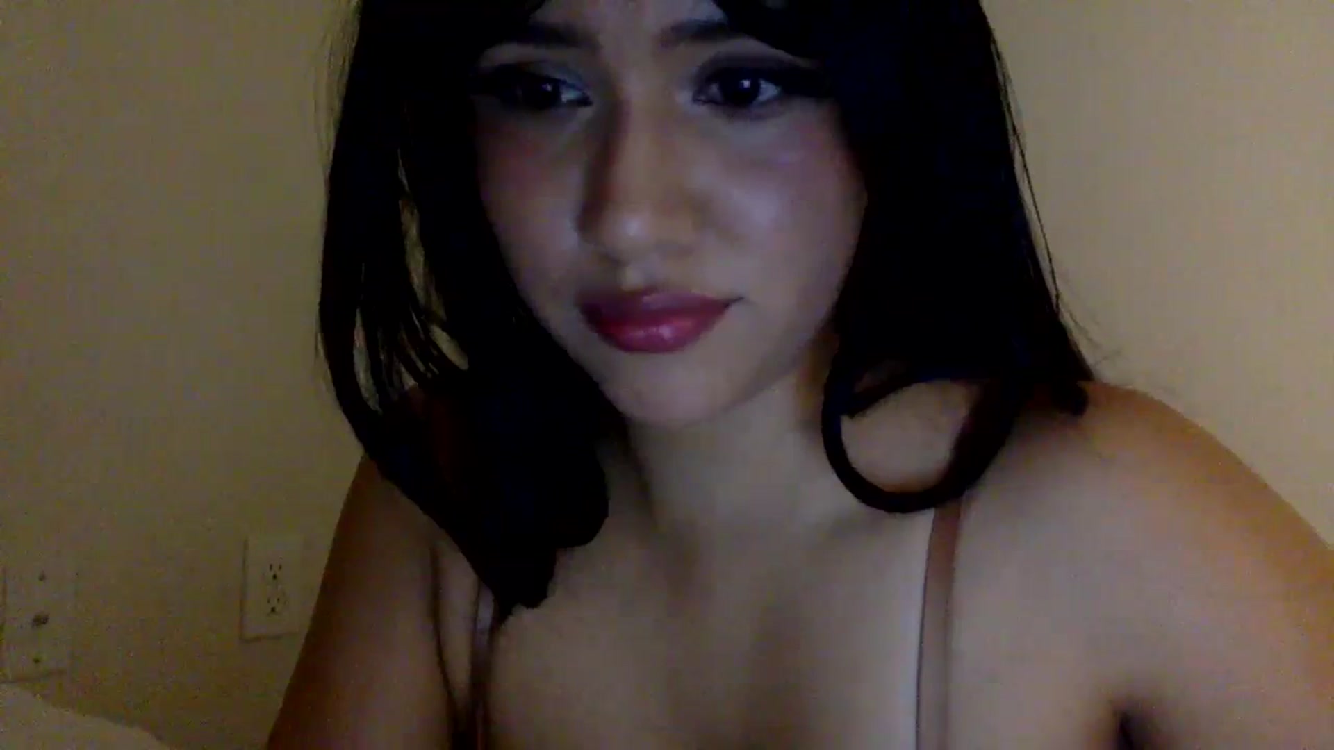 Gallery image thumbnail from lilagomez's myfreecams stream on, 02/03/2024, 08:26 image 13 of 20