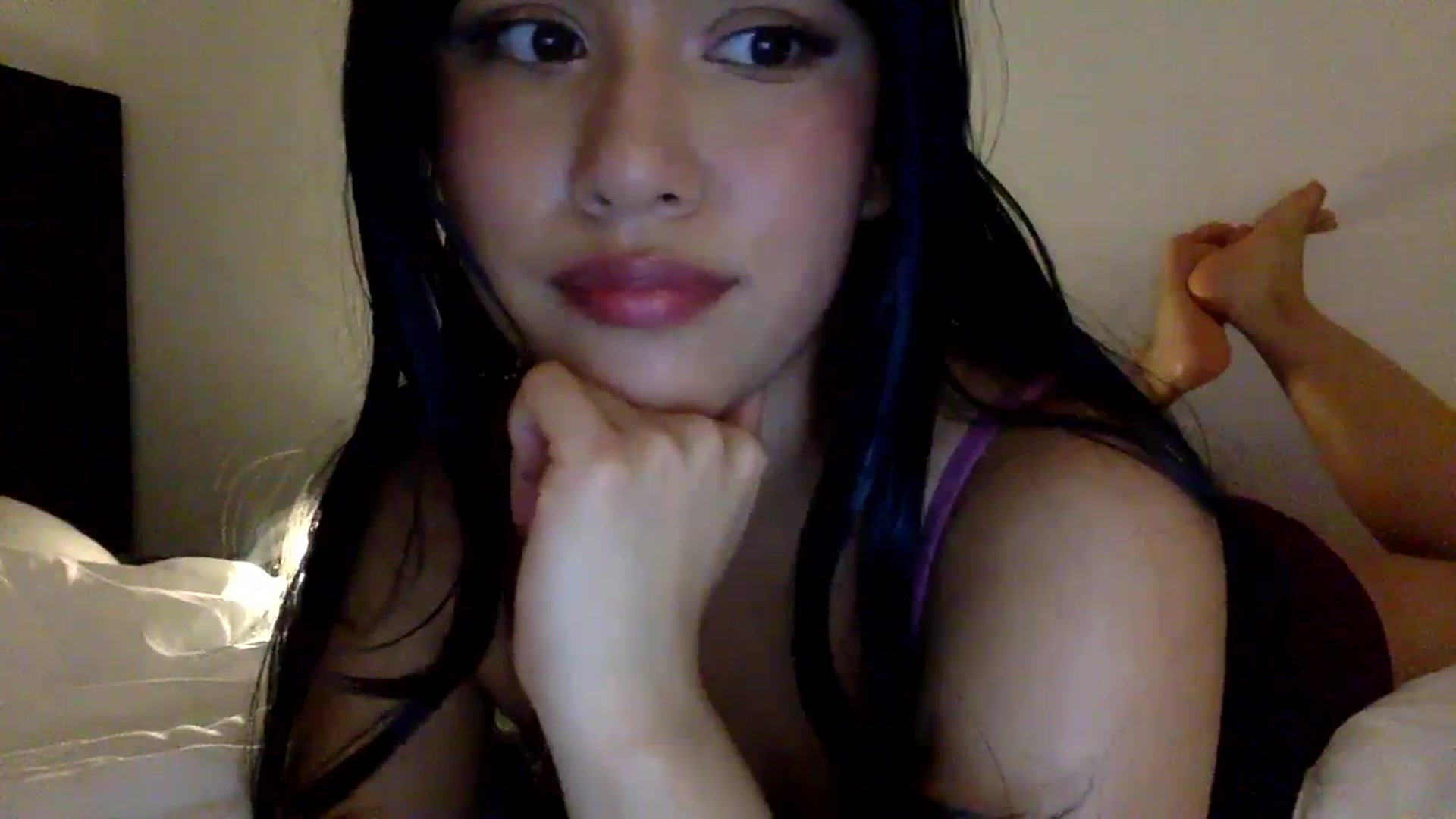 Gallery image thumbnail from lilagomez's myfreecams stream on, 02/04/2024, 09:32 image 10 of 20