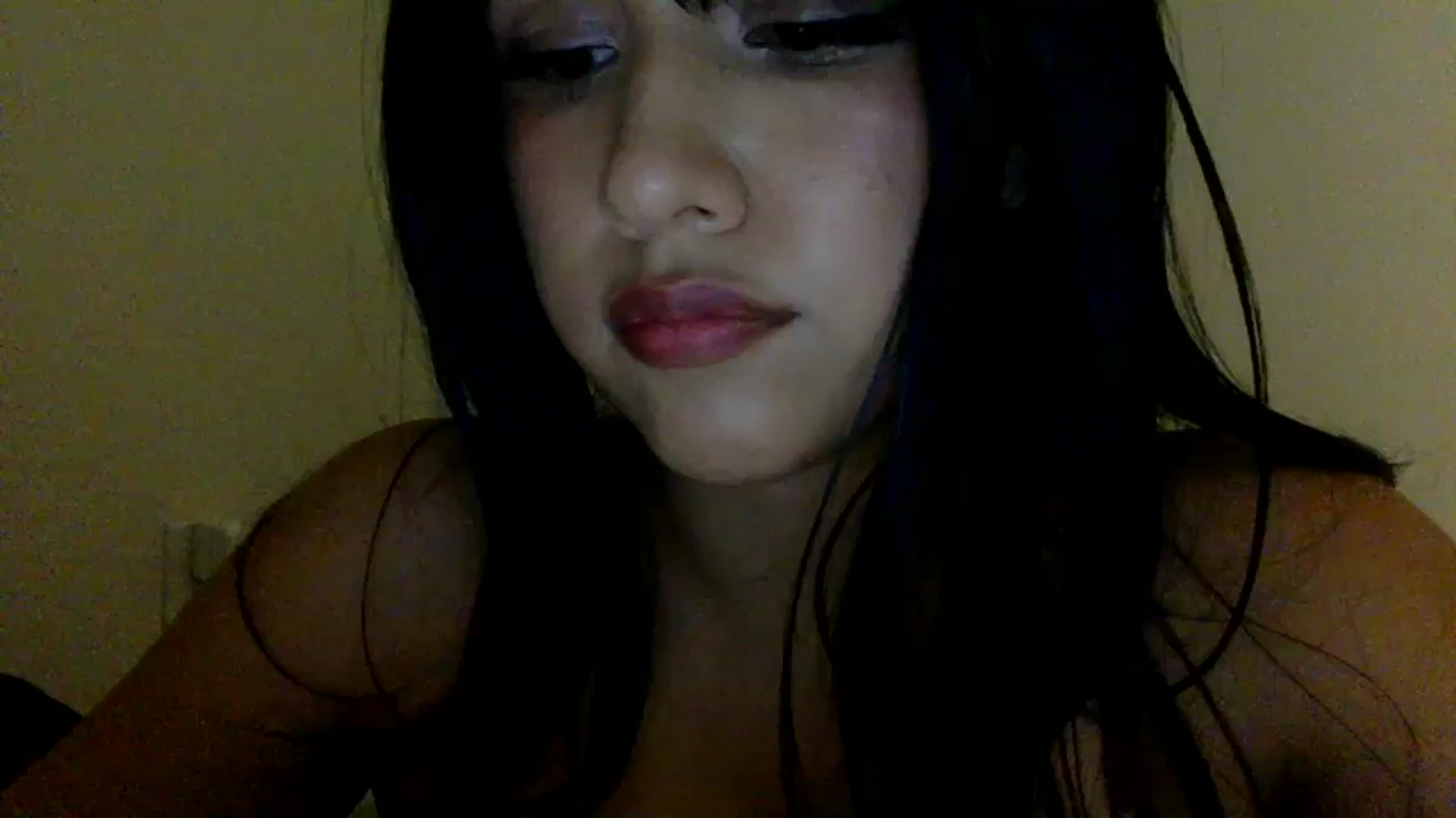 Gallery image thumbnail from lilagomez's myfreecams stream on, 02/05/2024, 08:40 image 4 of 20