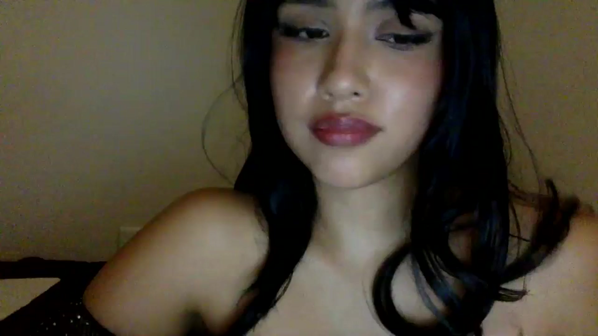 Gallery image thumbnail from lilagomez's myfreecams stream on, 02/07/2024, 14:10 image 13 of 20
