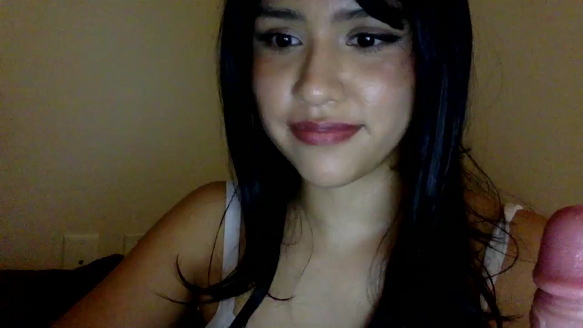 Gallery image thumbnail from lilagomez's myfreecams stream on, 02/07/2024, 14:10 image 3 of 20