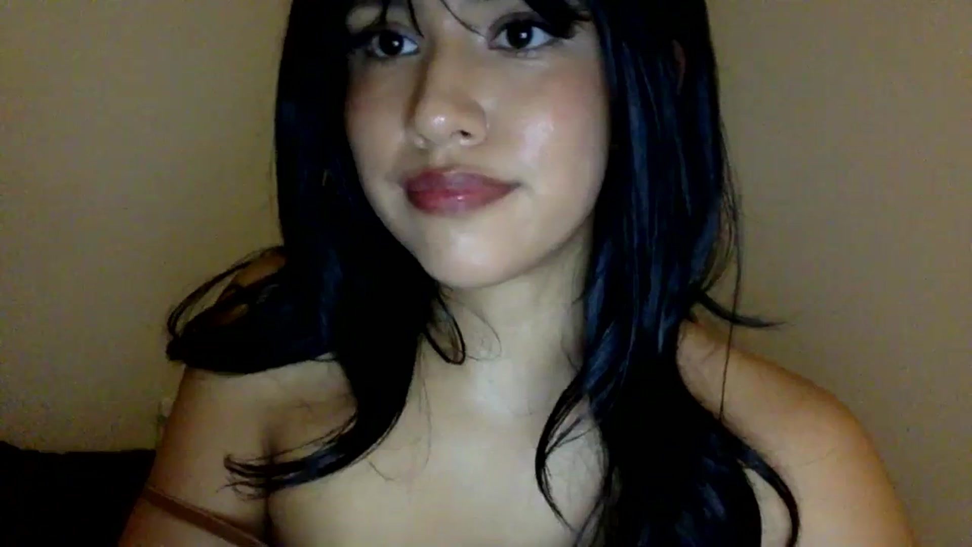 Gallery image thumbnail from lilagomez's myfreecams stream on, 02/08/2024, 10:50 image 14 of 20