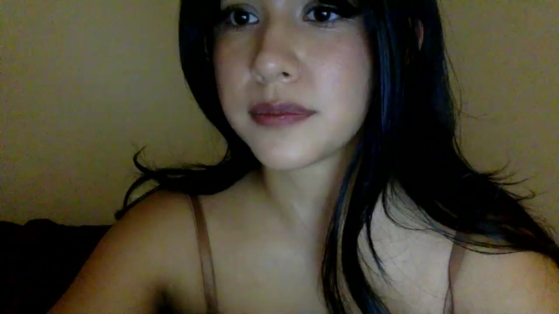 Gallery image thumbnail from lilagomez's myfreecams stream on, 02/08/2024, 11:26 image 7 of 20