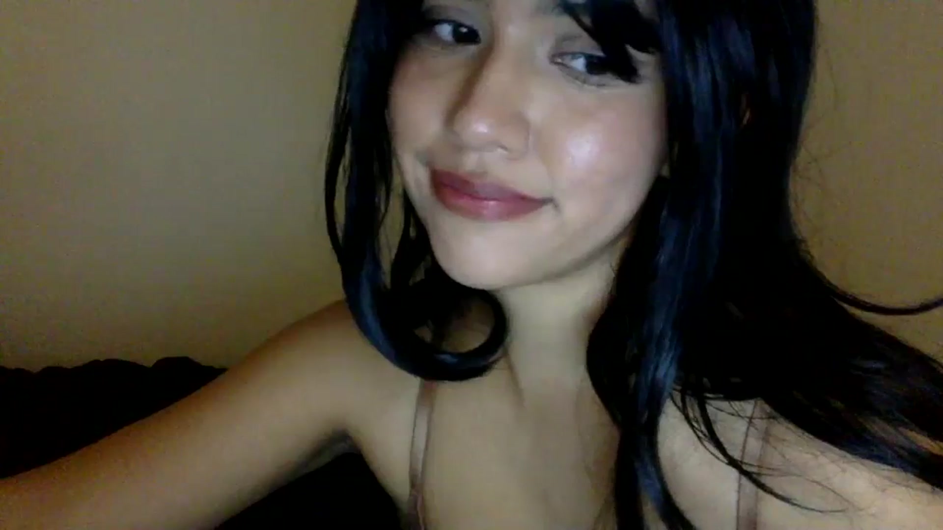 Gallery image thumbnail from lilagomez's myfreecams stream on, 02/08/2024, 12:01 image 5 of 20
