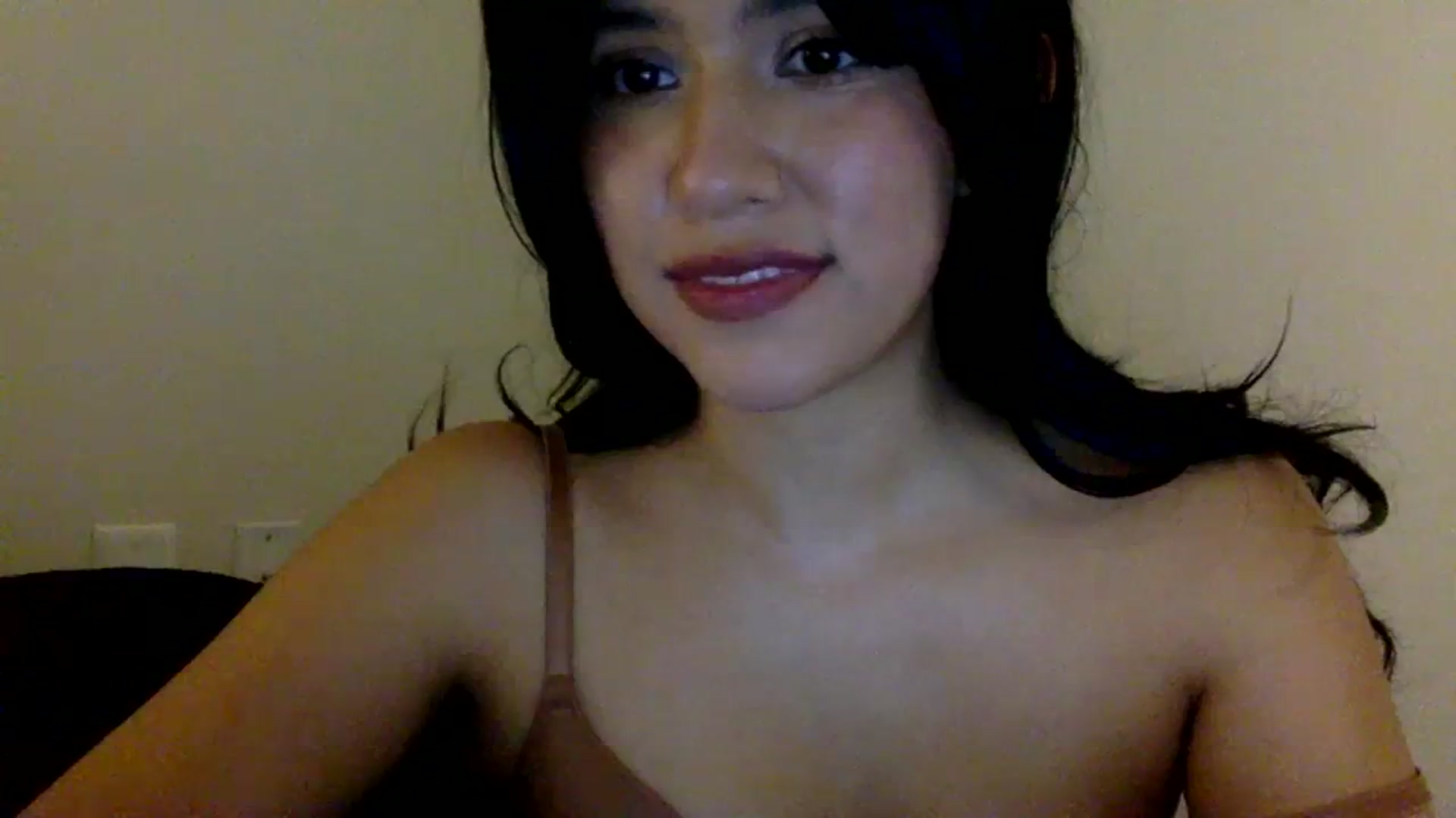 Gallery image thumbnail from lilagomez's myfreecams stream on, 02/08/2024, 12:01 image 12 of 20