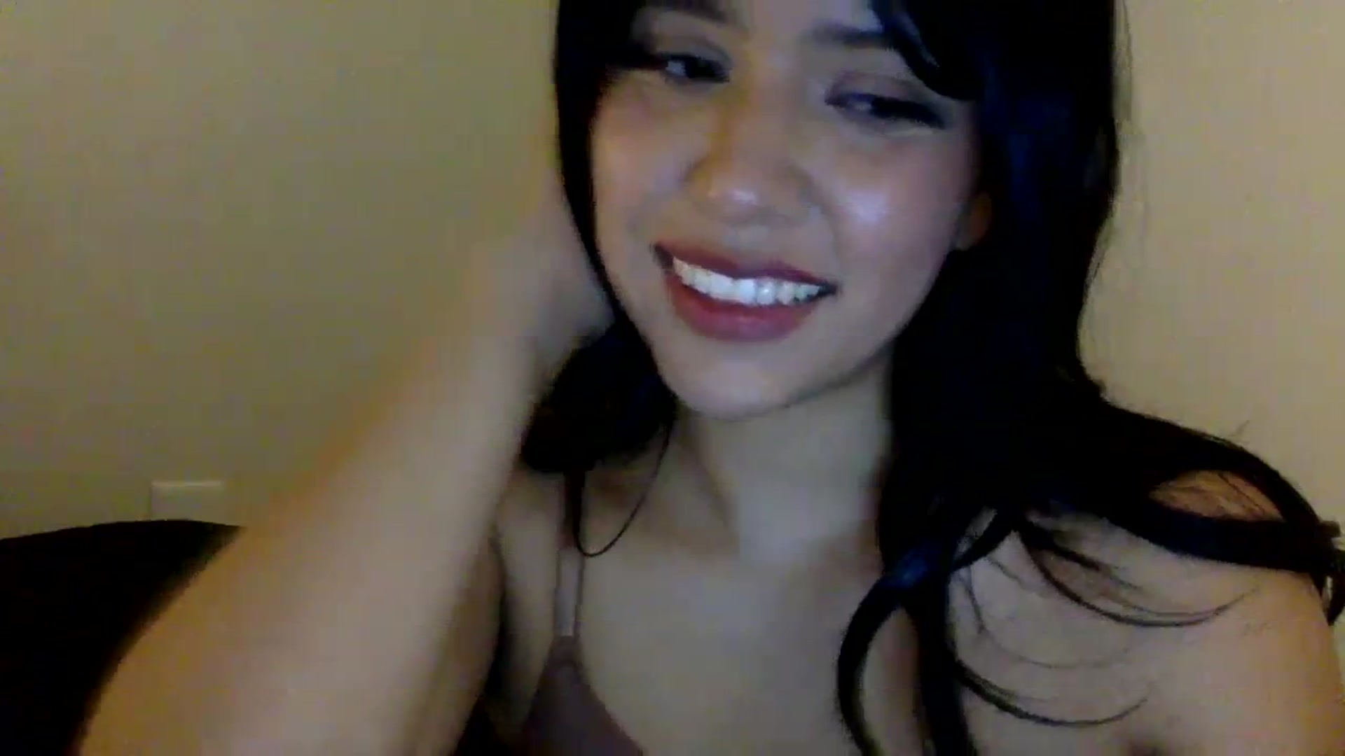 Gallery image thumbnail from lilagomez's myfreecams stream on, 02/08/2024, 12:01 image 19 of 20