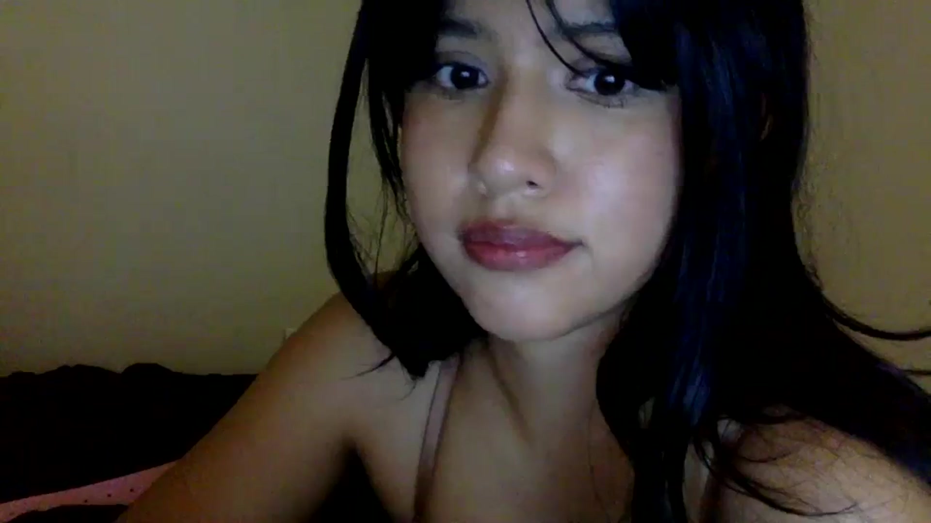 Gallery image thumbnail from lilagomez's myfreecams stream on, 02/08/2024, 12:01 image 3 of 20
