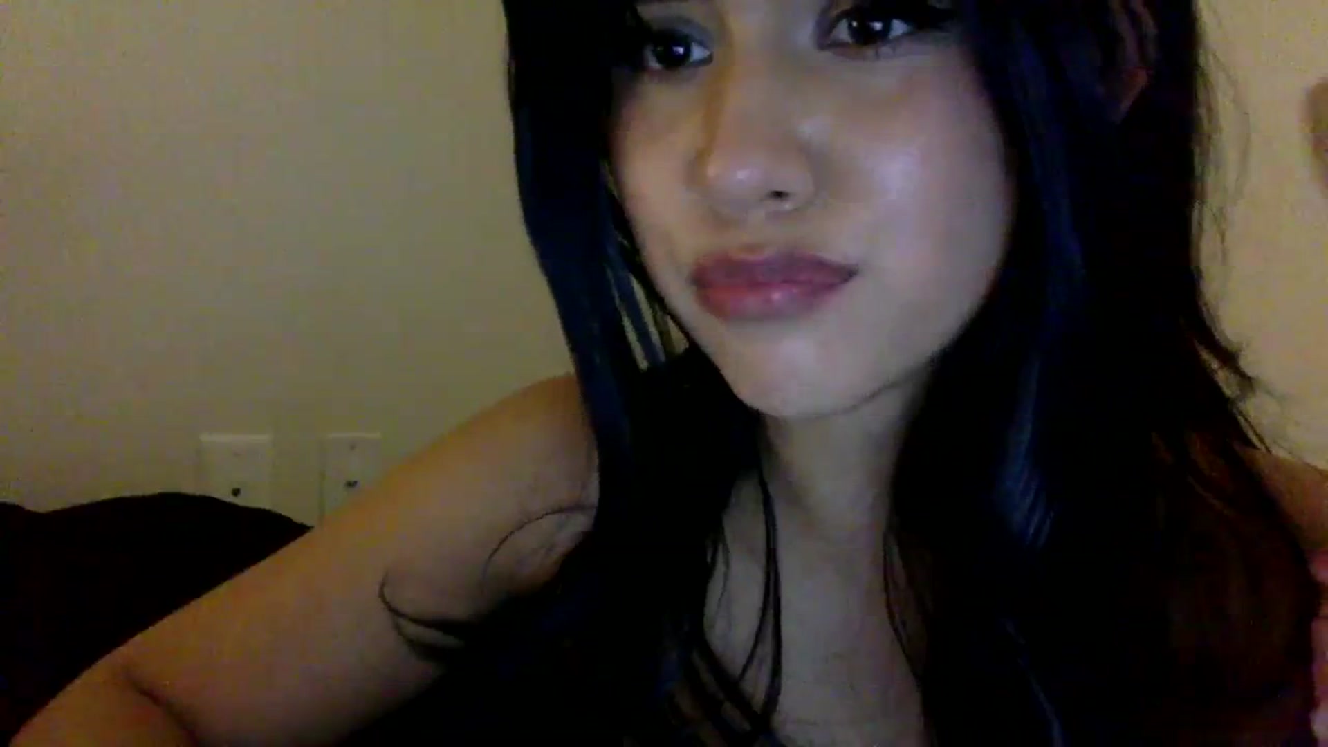 Gallery image thumbnail from lilagomez's myfreecams stream on, 02/08/2024, 13:43 image 8 of 20