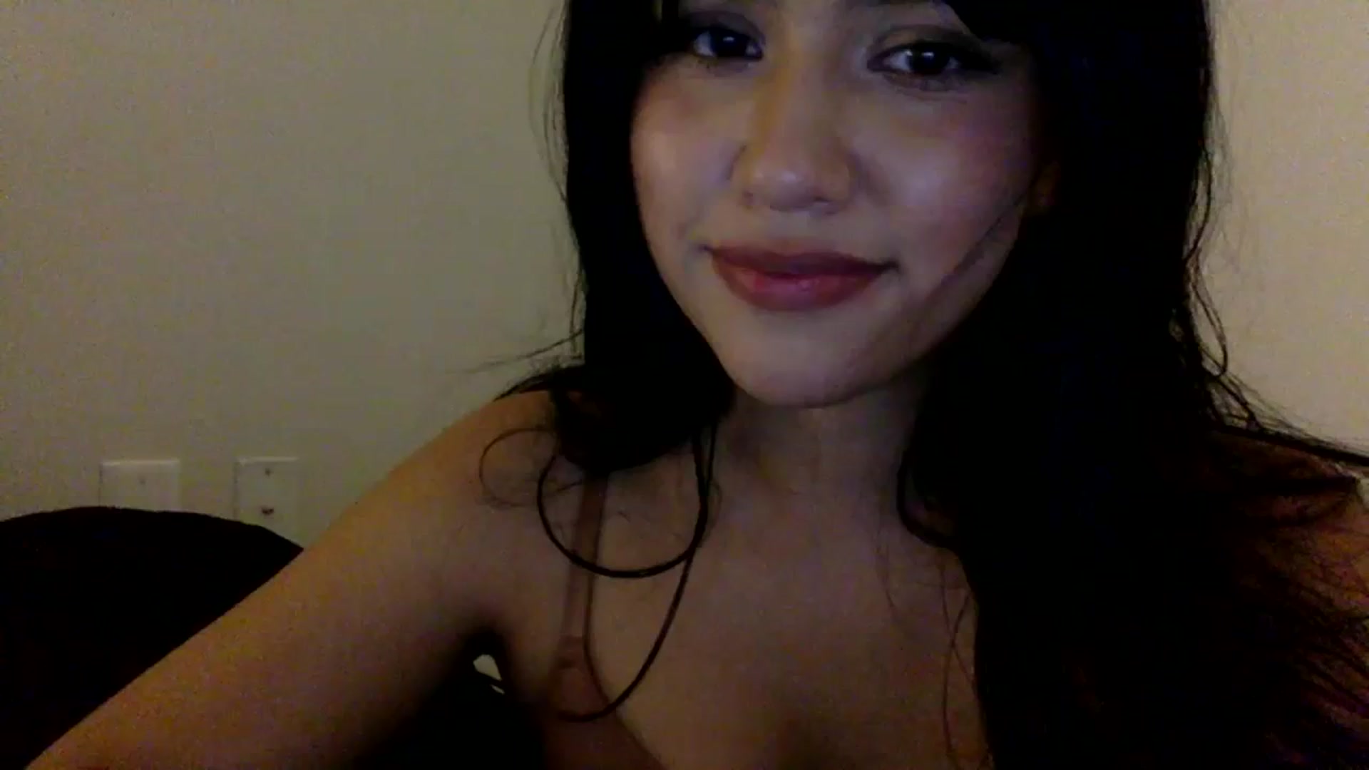 Gallery image thumbnail from lilagomez's myfreecams stream on, 02/08/2024, 13:43 image 1 of 20