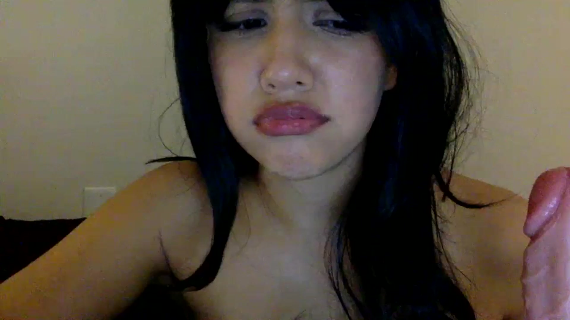 Gallery image thumbnail from lilagomez's myfreecams stream on, 02/08/2024, 13:43 image 19 of 20