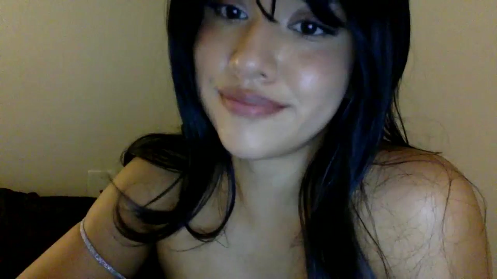 Gallery image thumbnail from lilagomez's myfreecams stream on, 02/09/2024, 08:44 image 18 of 20