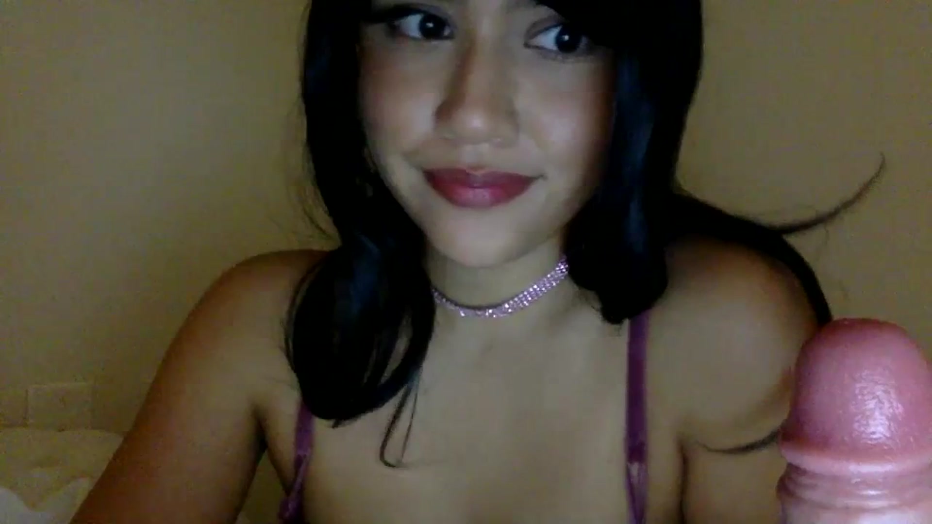 Gallery image thumbnail from lilagomez's myfreecams stream on, 02/23/2024, 07:14 image 6 of 20