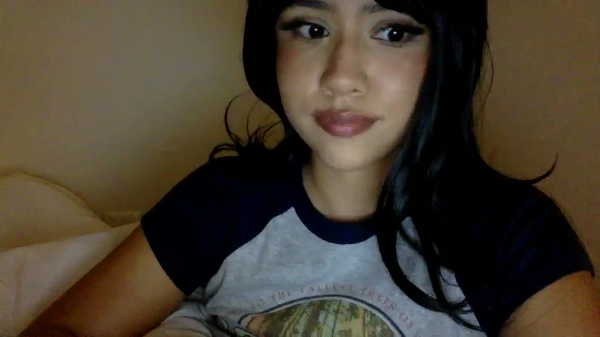 Gallery image thumbnail from lilagomez's myfreecams stream on, 03/01/2024, 07:49 image 10 of 20