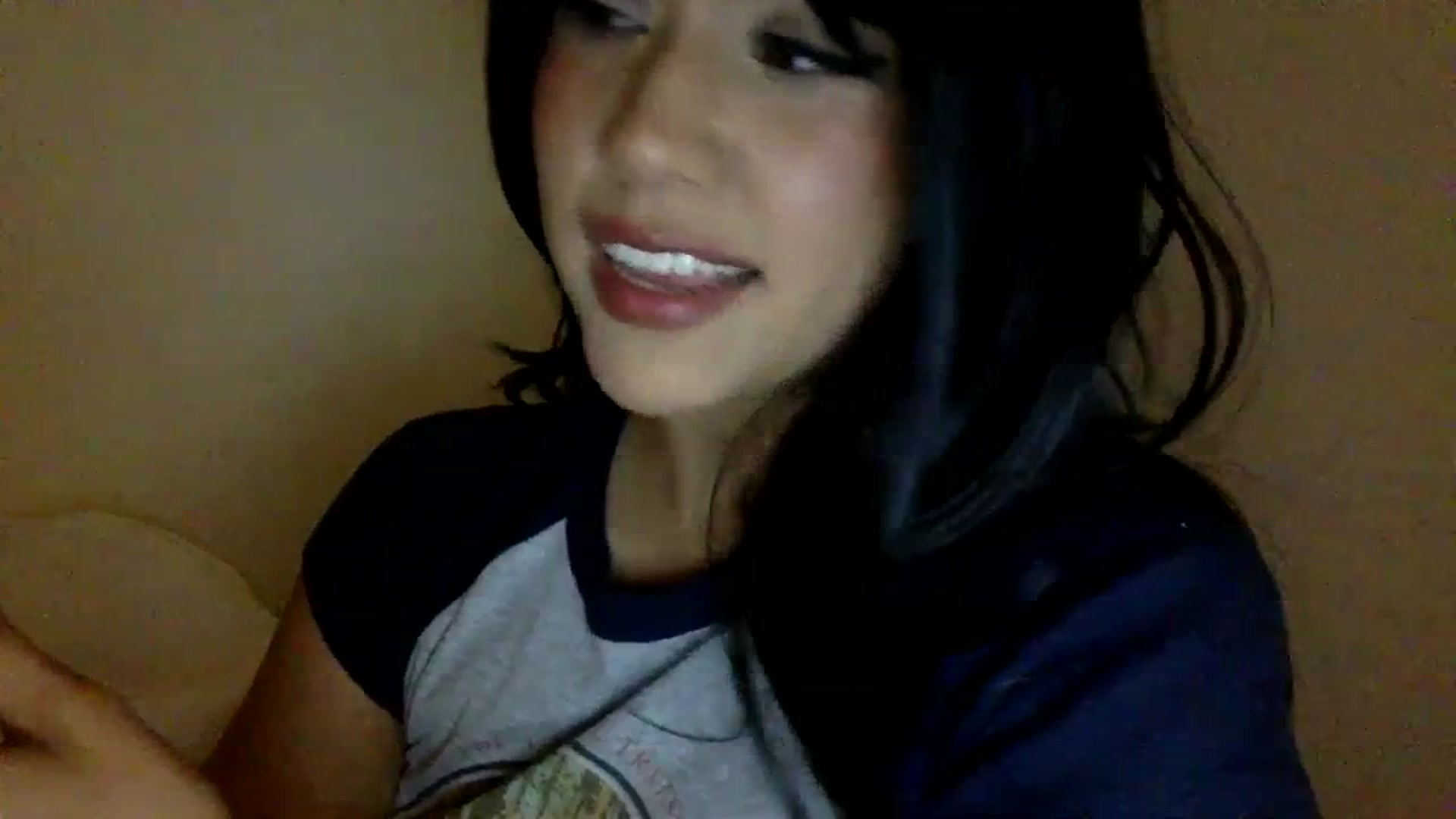 Gallery image thumbnail from lilagomez's myfreecams stream on, 03/01/2024, 07:49 image 13 of 20