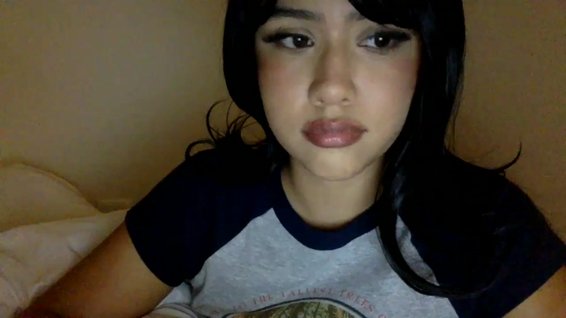 Gallery image thumbnail from lilagomez's myfreecams stream on, 03/01/2024, 07:49 image 11 of 20