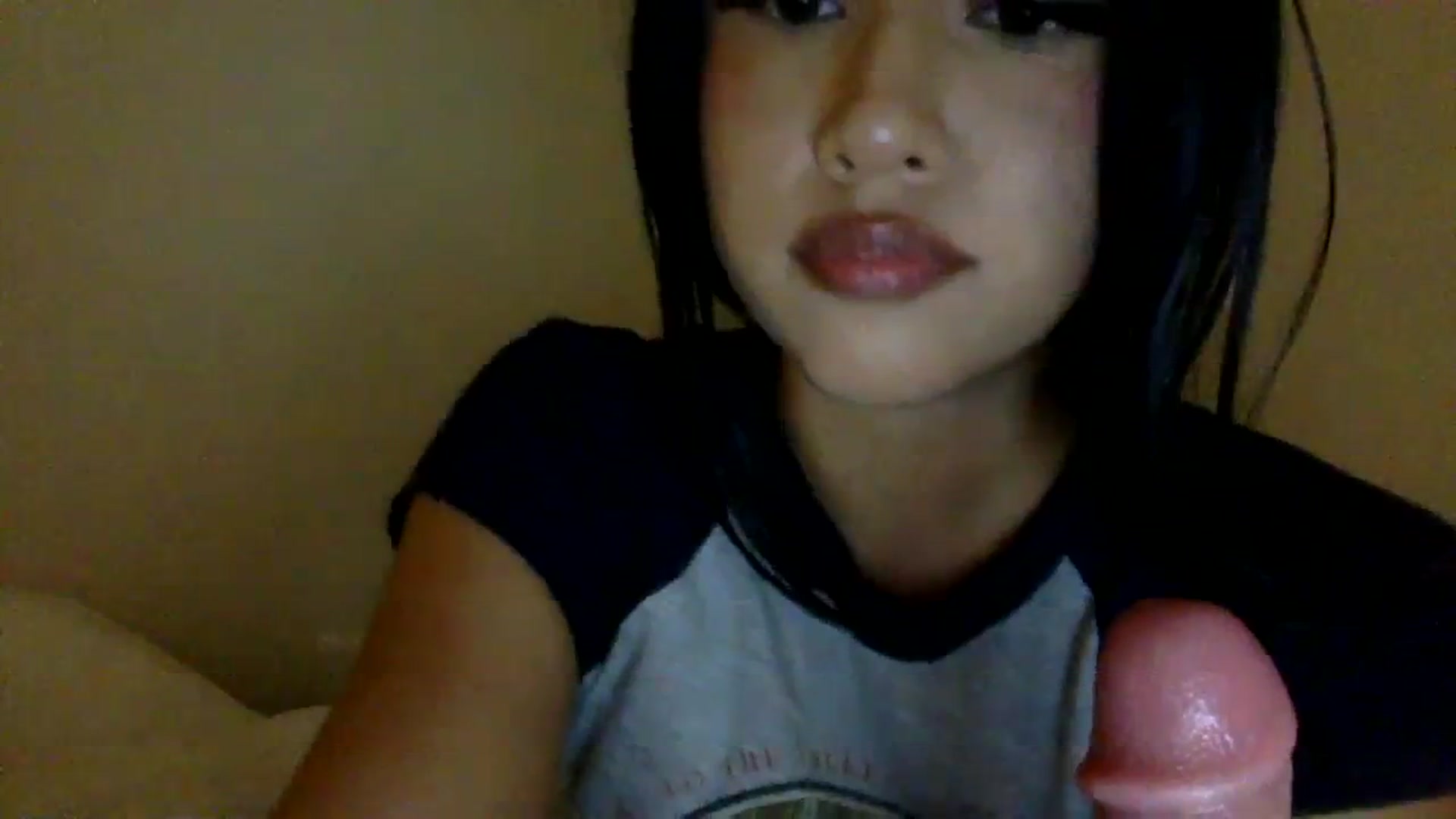Gallery image thumbnail from lilagomez's myfreecams stream on, 03/02/2024, 07:53 image 14 of 20