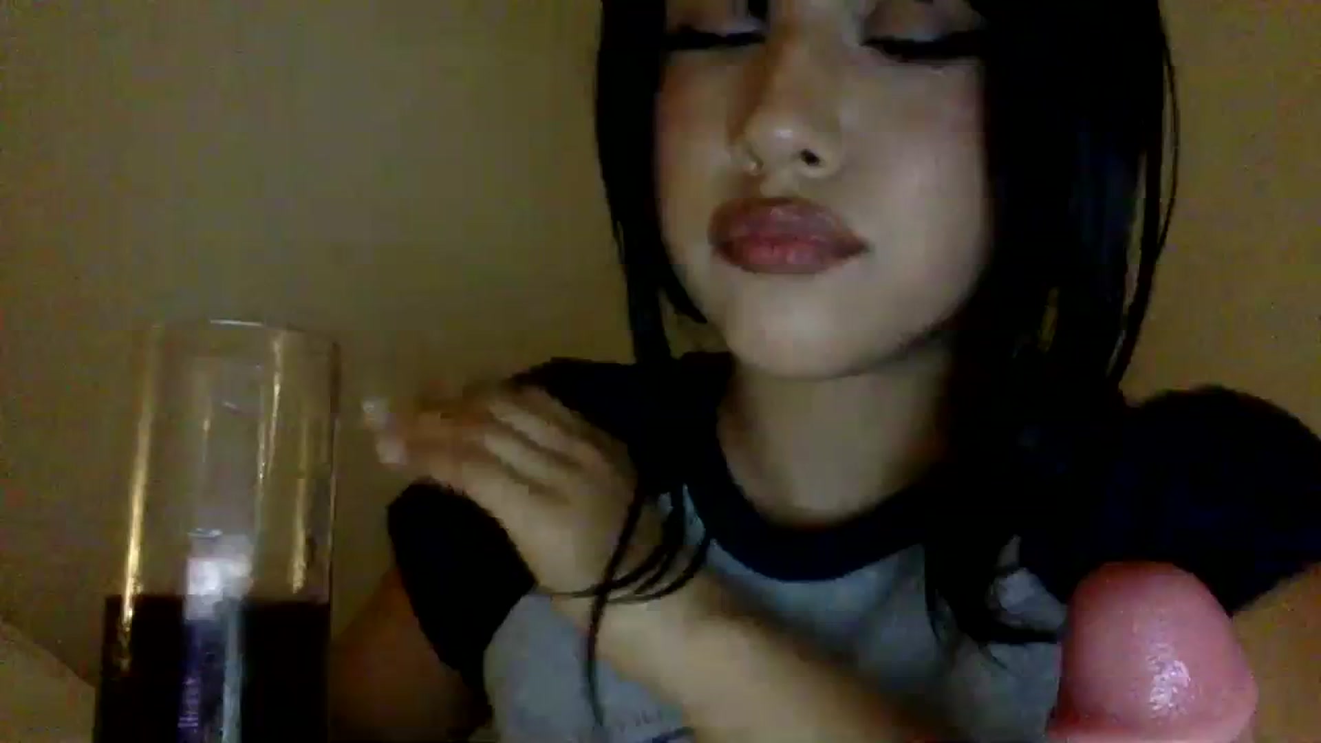 Gallery image thumbnail from lilagomez's myfreecams stream on, 03/02/2024, 07:53 image 18 of 20