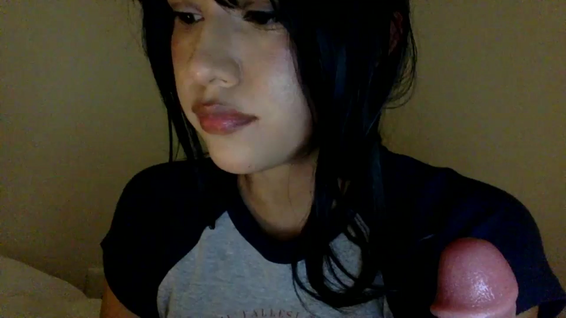 Gallery image thumbnail from lilagomez's myfreecams stream on, 03/02/2024, 07:53 image 12 of 20